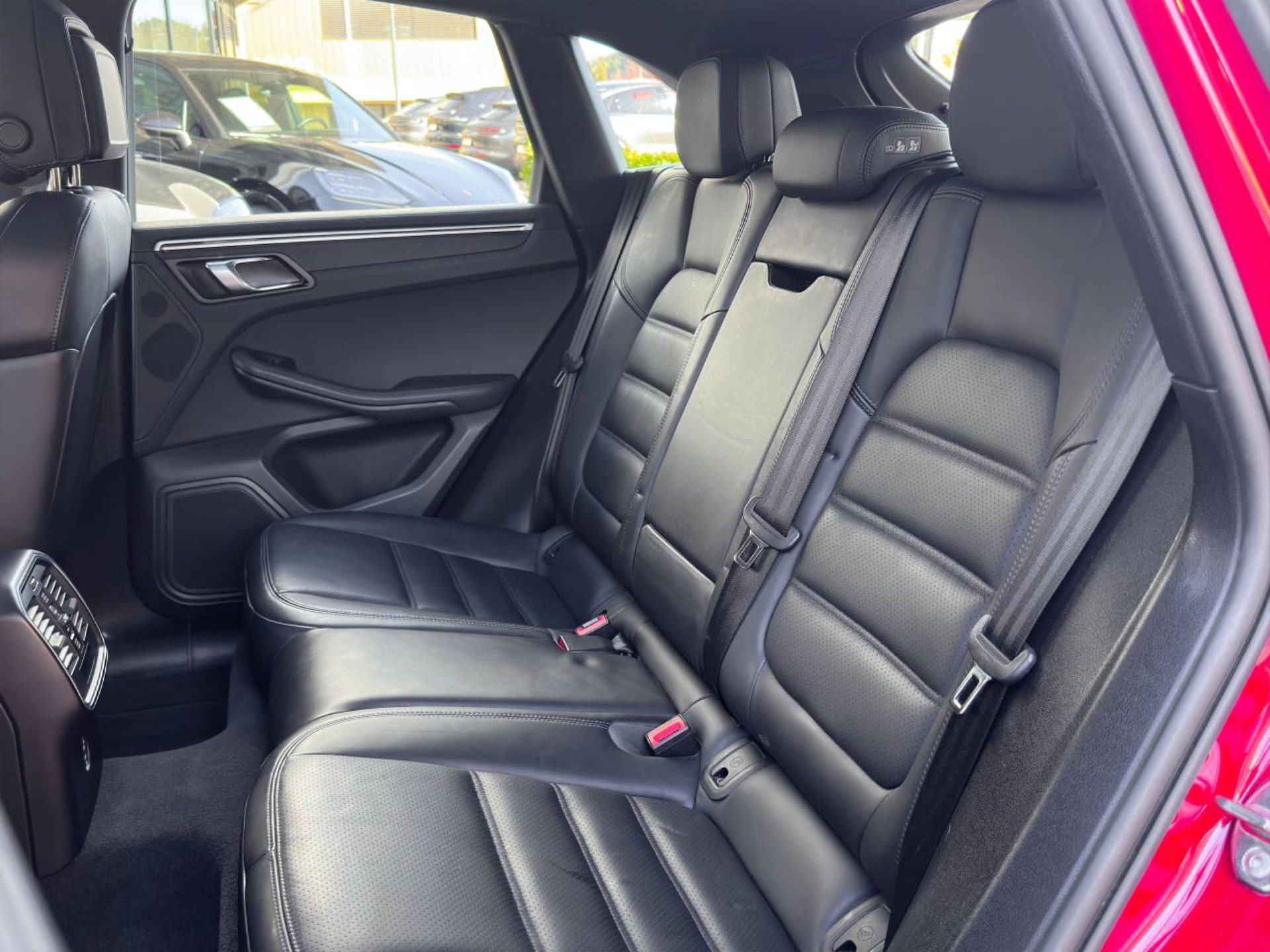PORSCHE Macan T-image-25