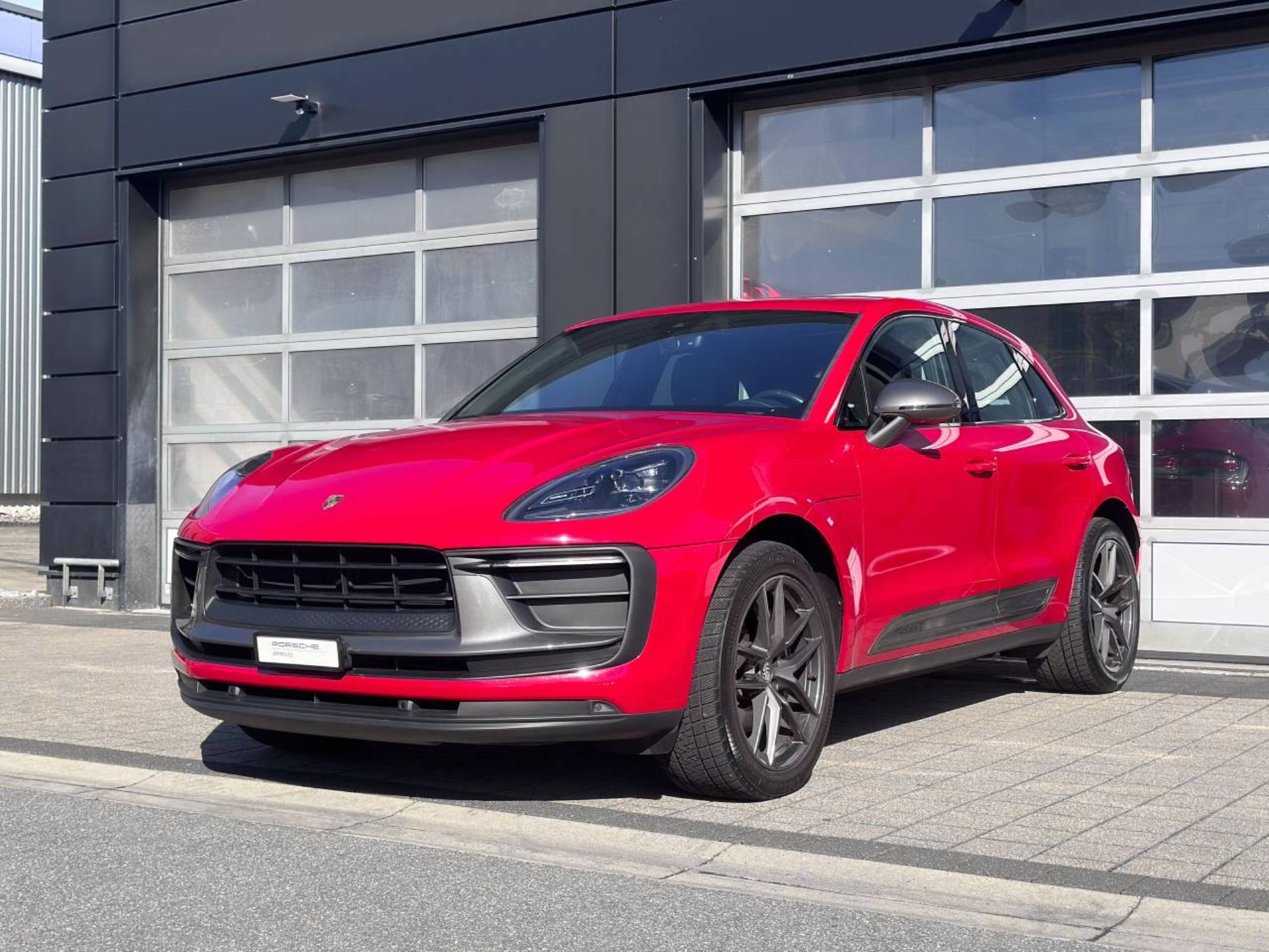 PORSCHE Macan T-image-8
