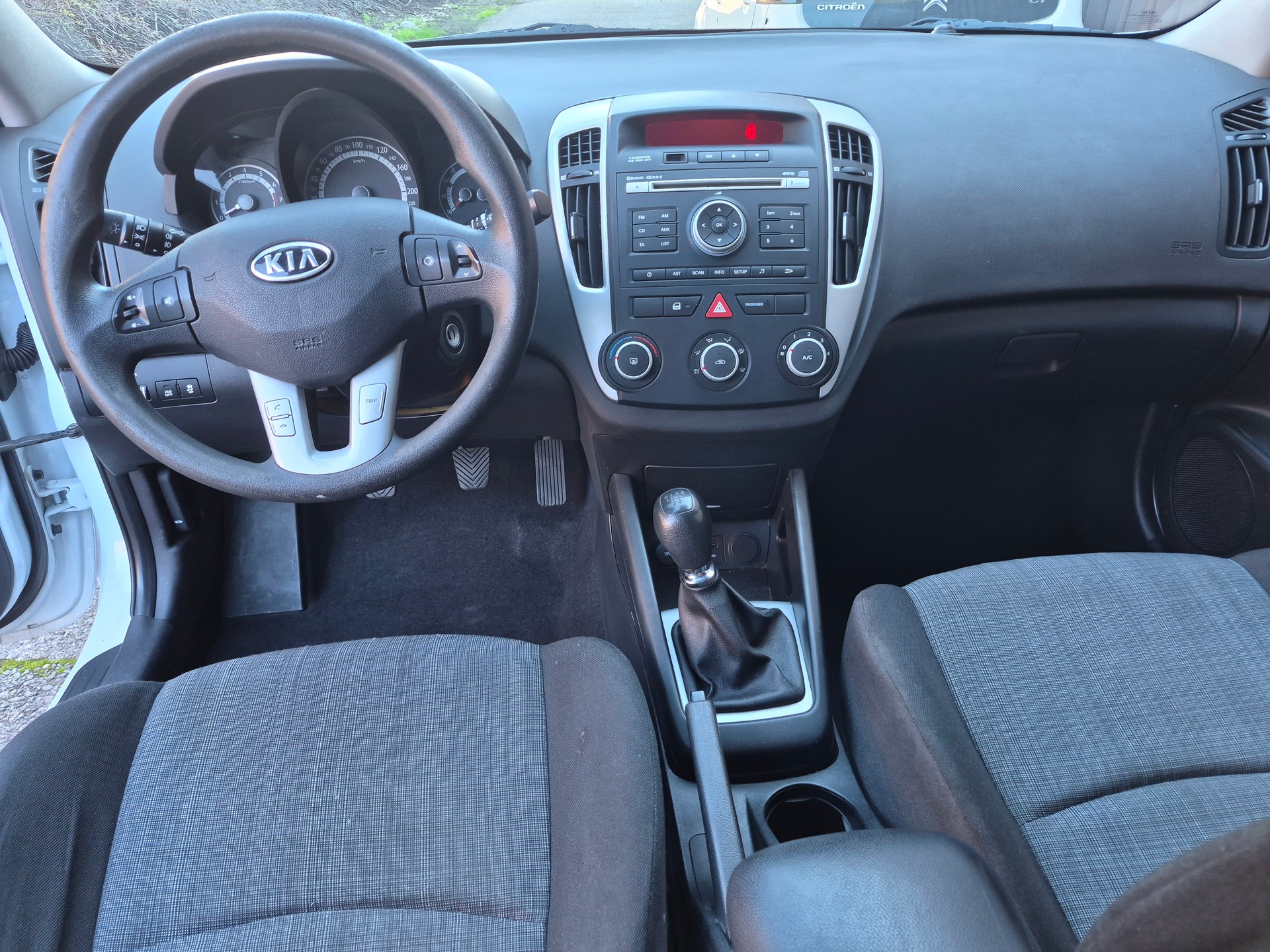 KIA Cee'd Sporty Wagon 1.4 16V Basic-image-7