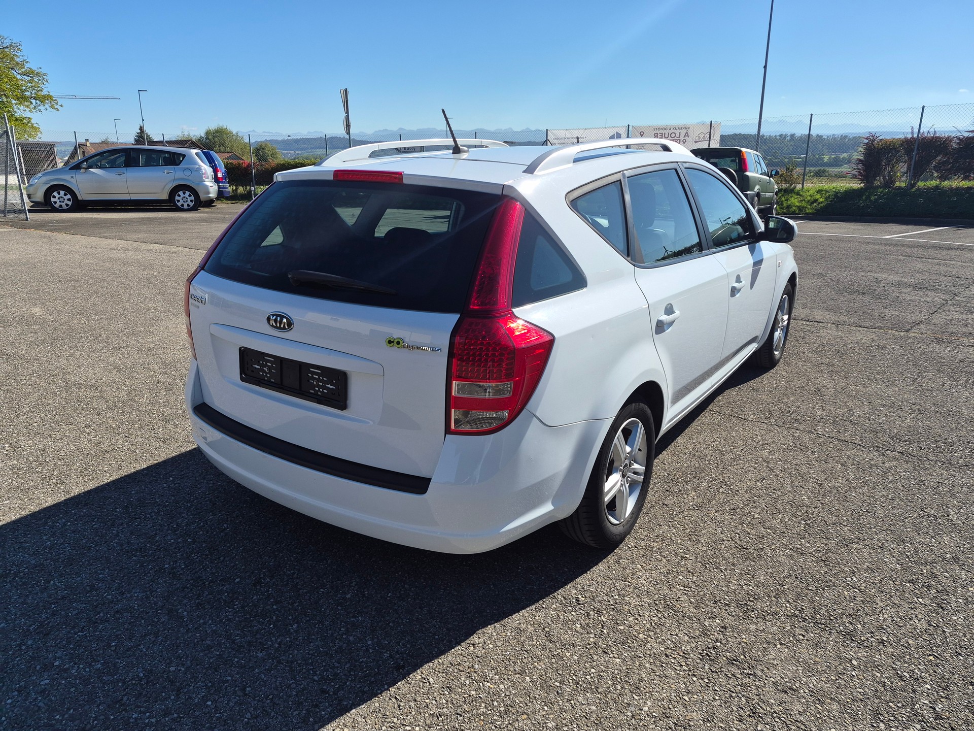 KIA Cee'd Sporty Wagon 1.4 16V Basic-image-1