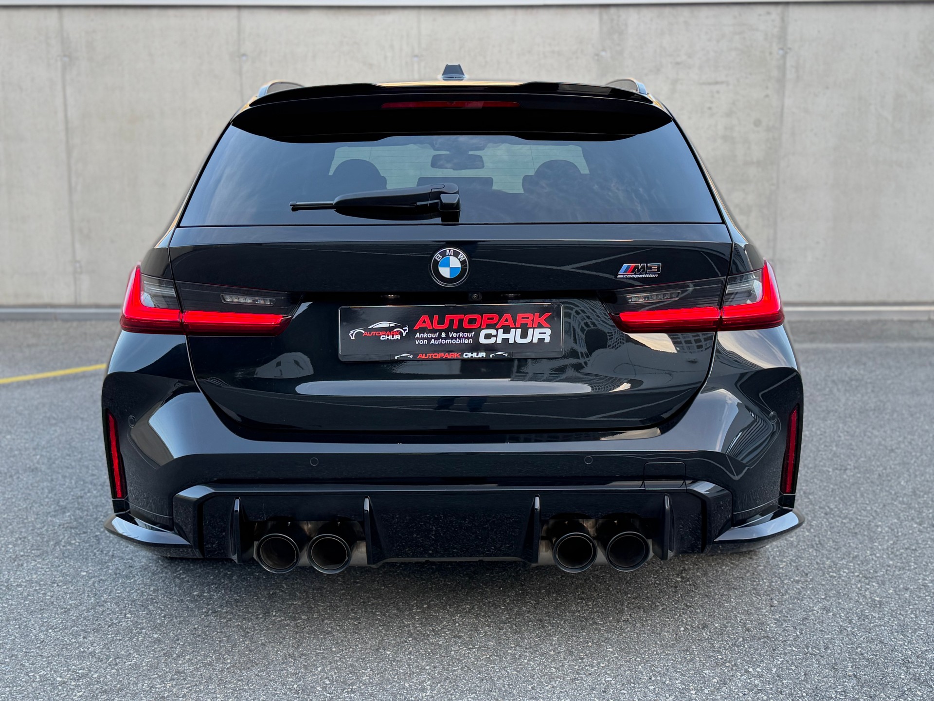 BMW M3 Touring xDrive Competition M-image-3