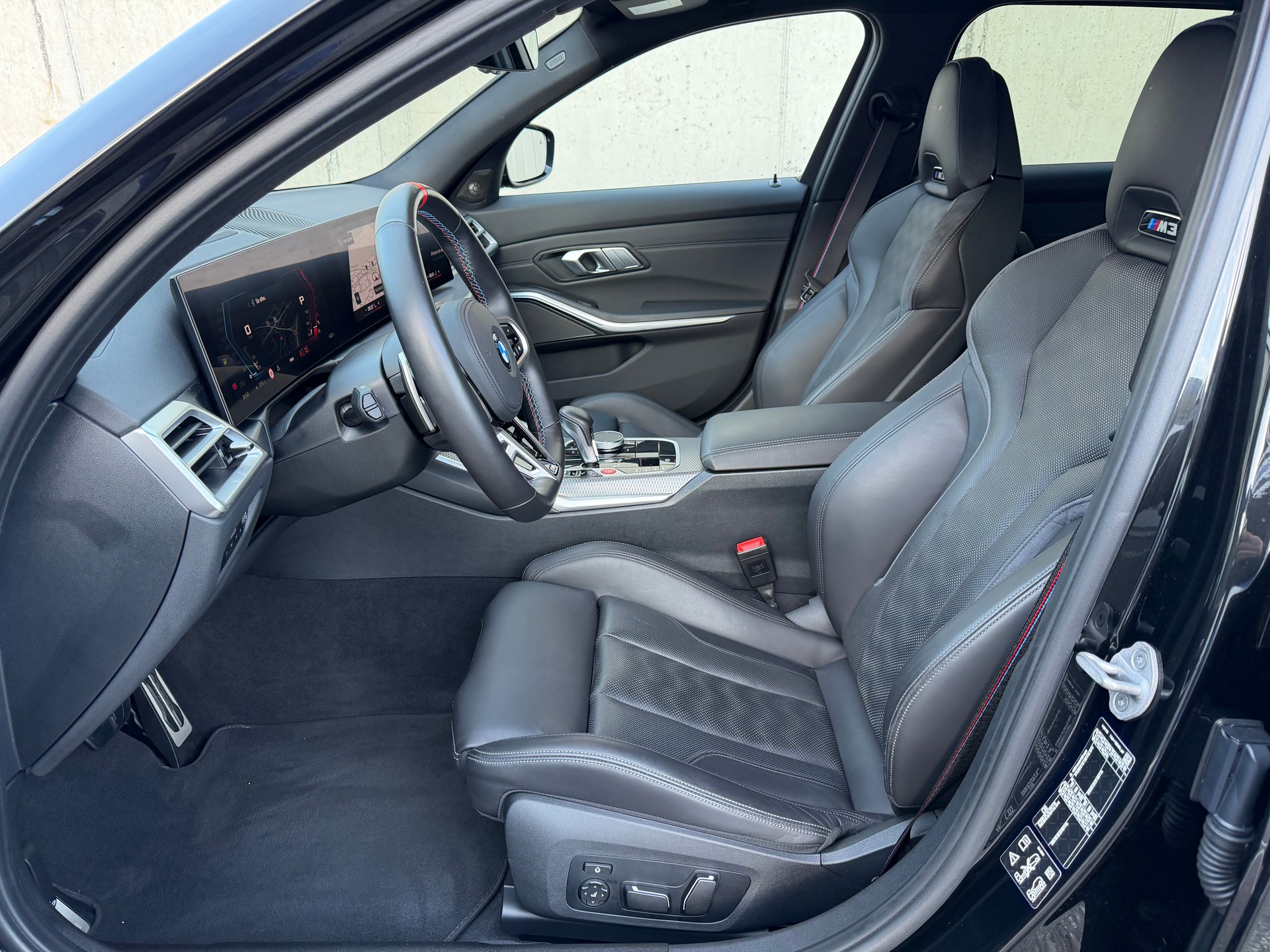 BMW M3 Touring xDrive Competition M-image-8