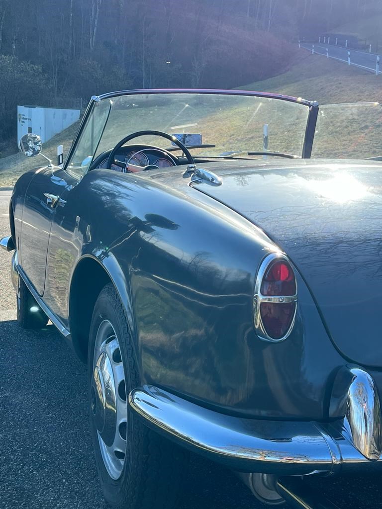 ALFA ROMEO GIULIETTA Spider-image-11