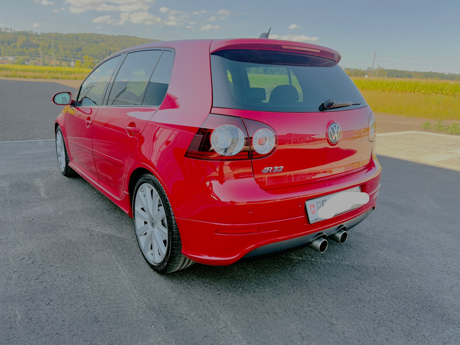 VW Golf R32 4Motion-image-2