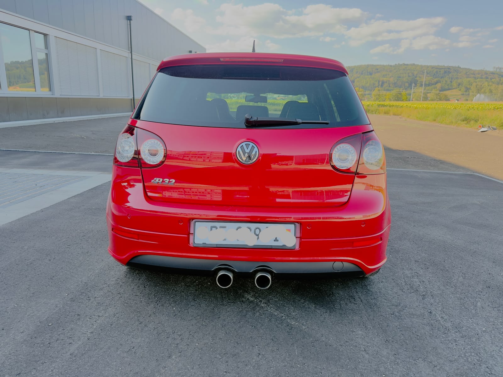 VW Golf R32 4Motion-image-1
