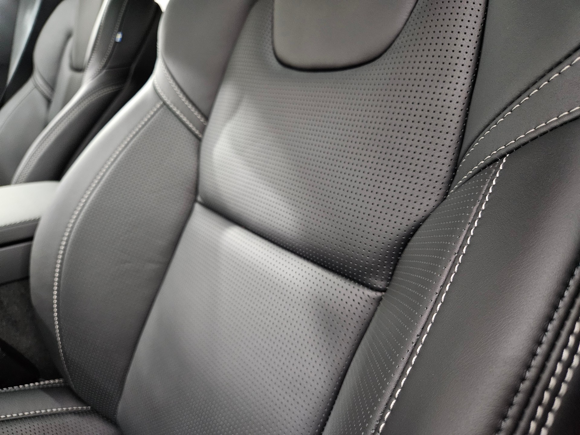 VOLVO S90 2.0 T8 TE Ultimate Dark eA-image-12