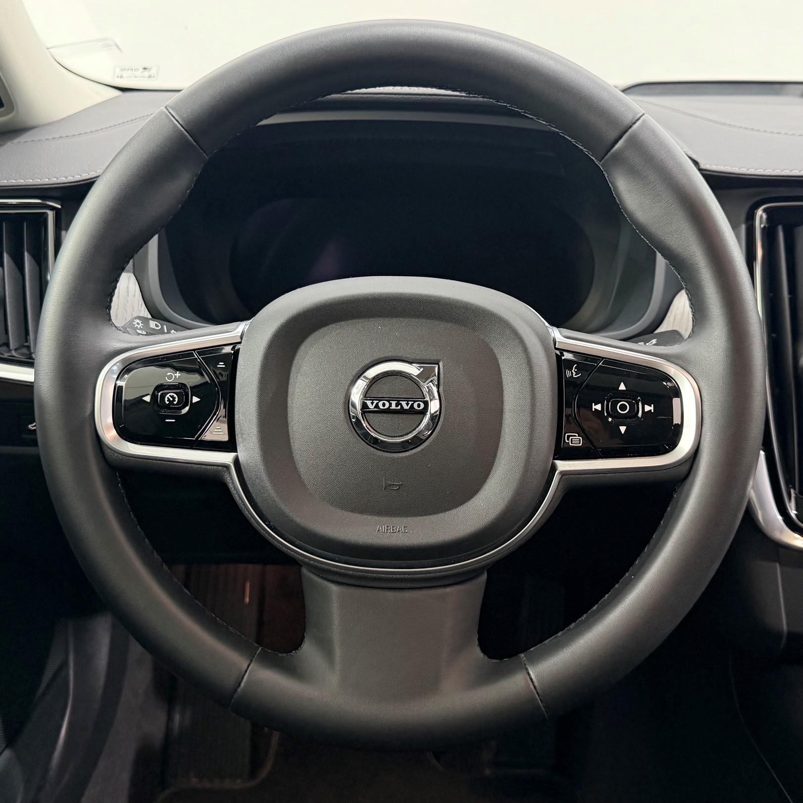 VOLVO S90 2.0 T8 TE Ultimate Dark eA-image-10
