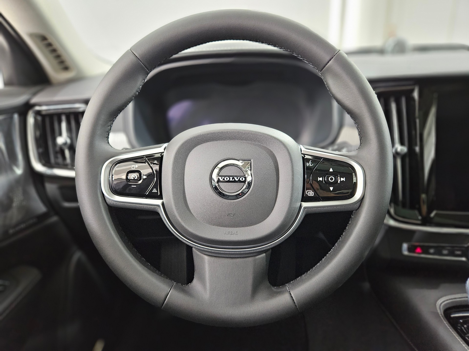 VOLVO S90 2.0 T8 TE Ultimate Dark eA-image-11