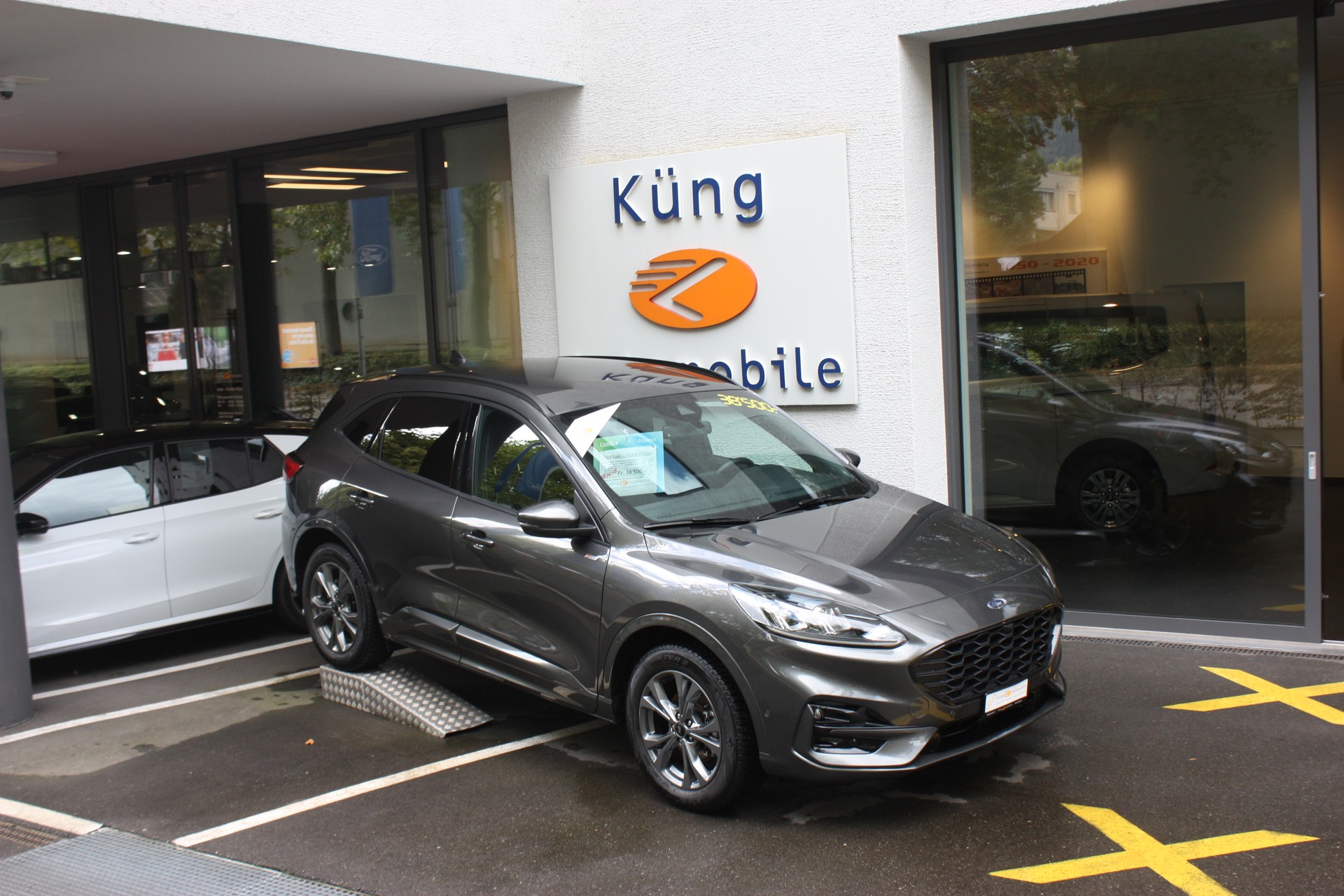 FORD Kuga 2.5 FHEV ST-Line 4WD-image-0