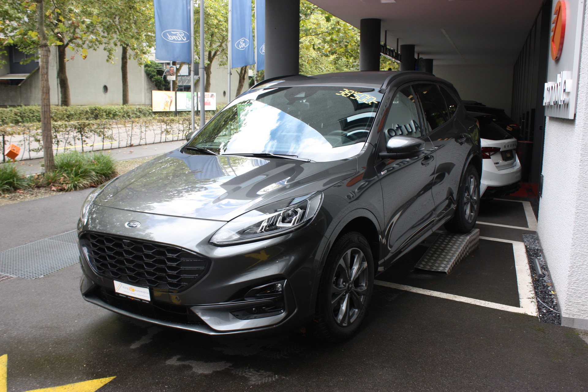 FORD Kuga 2.5 FHEV ST-Line 4WD-image-3
