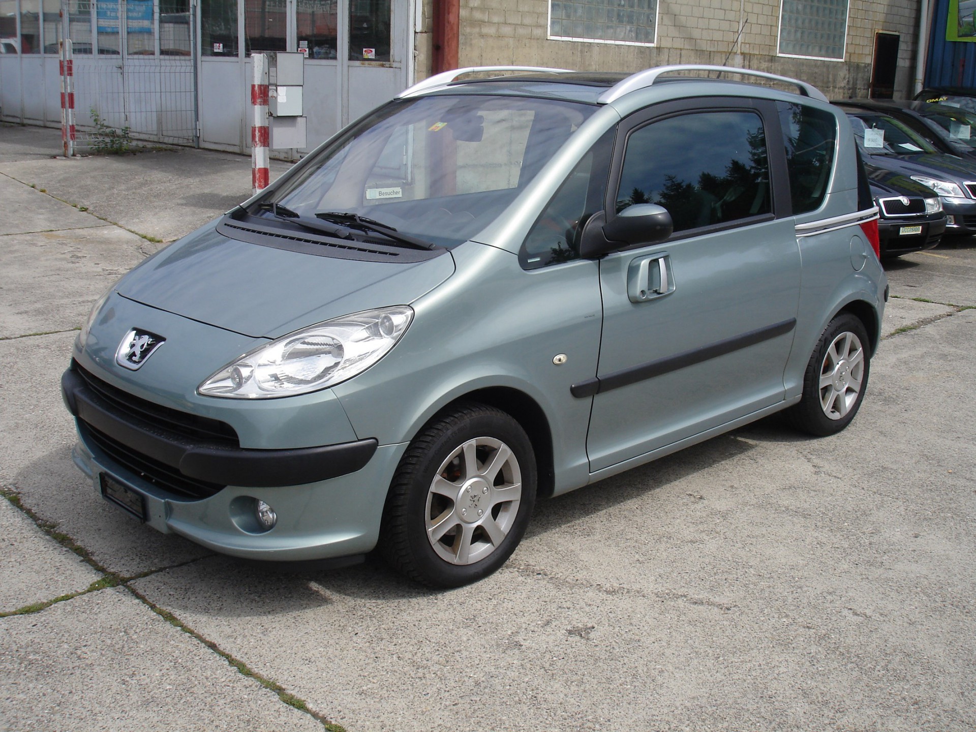 PEUGEOT 1007 1.6 FÜR EXPORT (MOTOR + GETRIEBE DEFEKT)