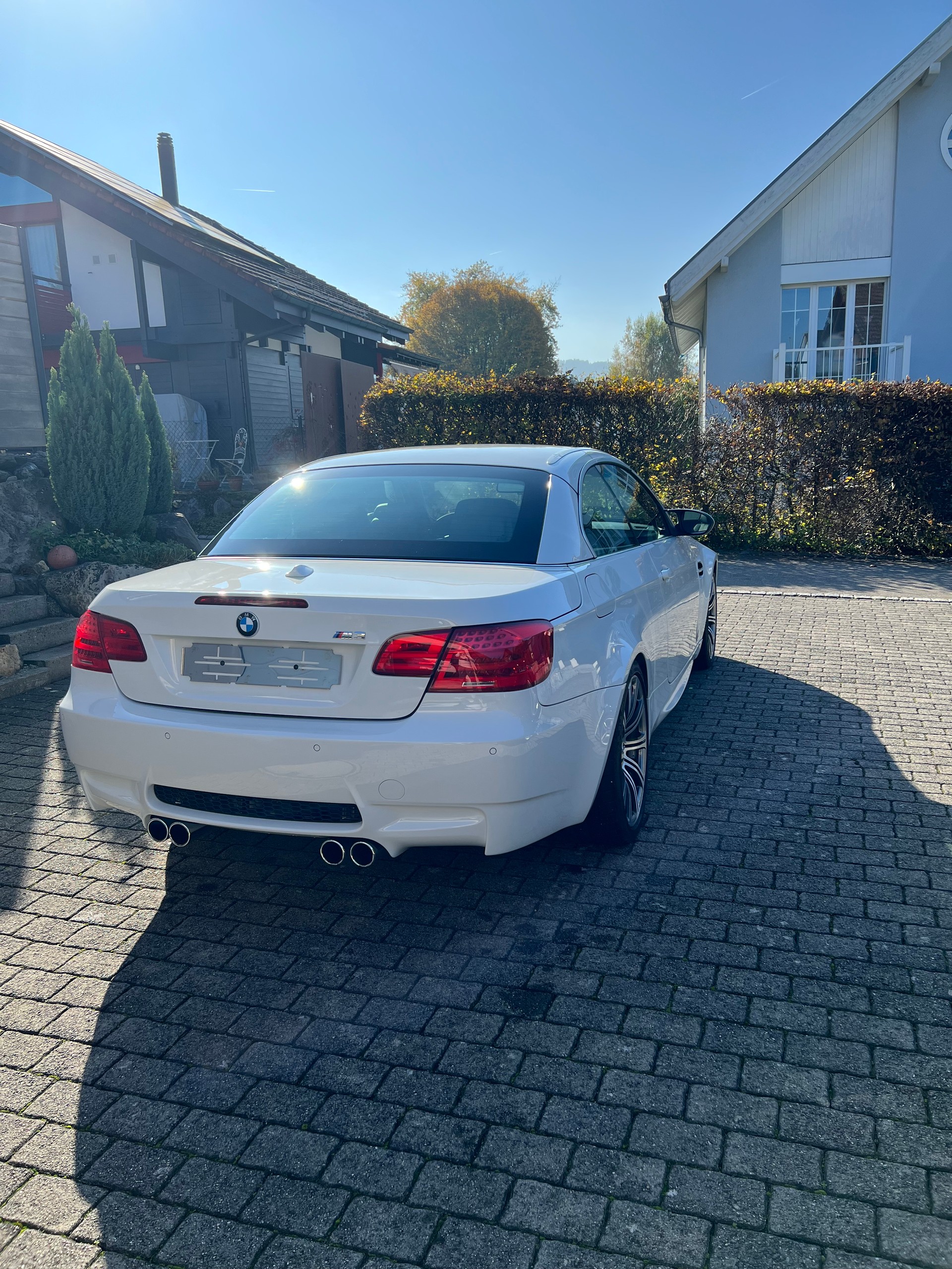BMW E93-image-1