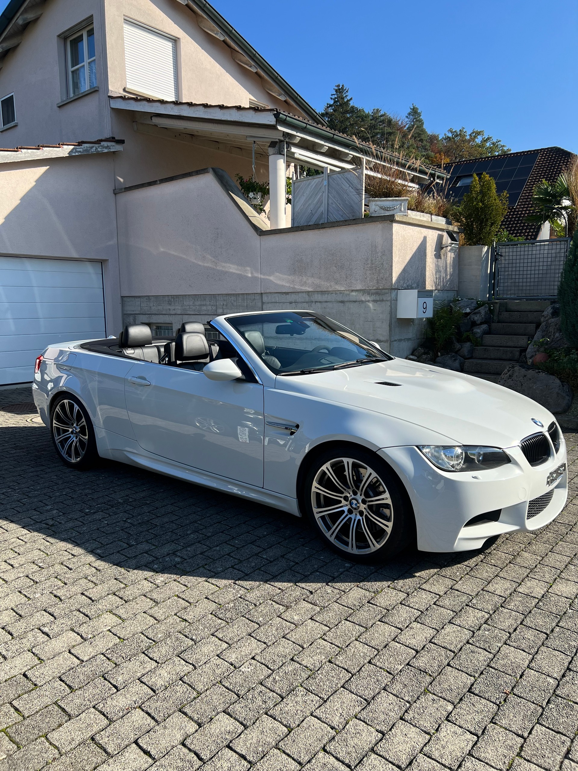 BMW E93-image-2
