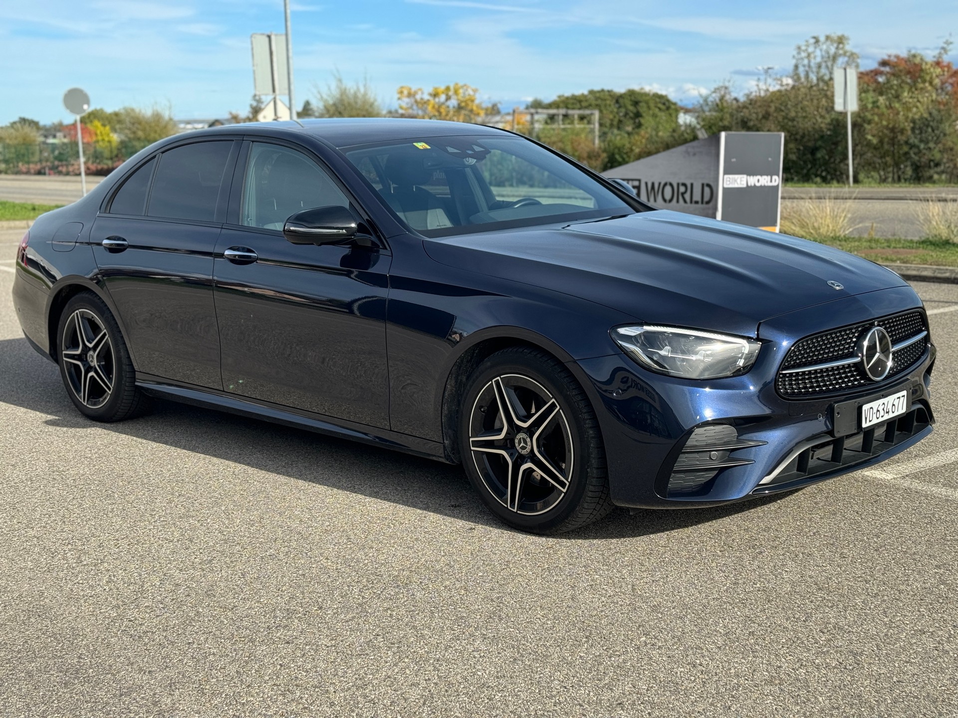 MERCEDES-BENZ E 220 d AMG Line 9G-Tronic-image-1