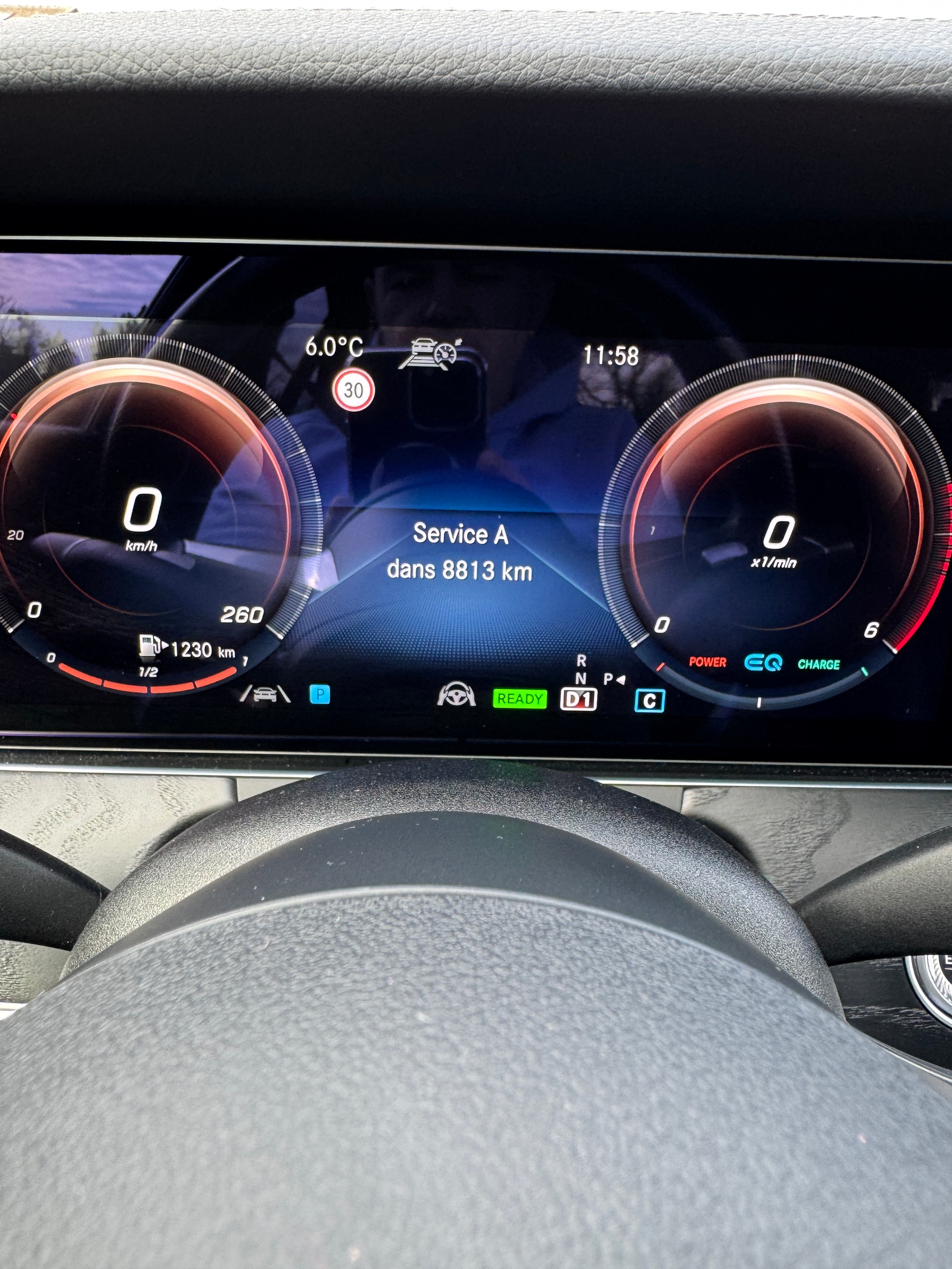 MERCEDES-BENZ E 220 d AMG Line 9G-Tronic-image-16