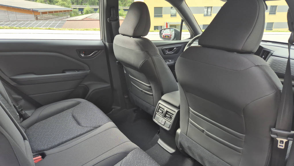 SUBARU Forester Station 2.0i e-Boxer Advantage-image-8