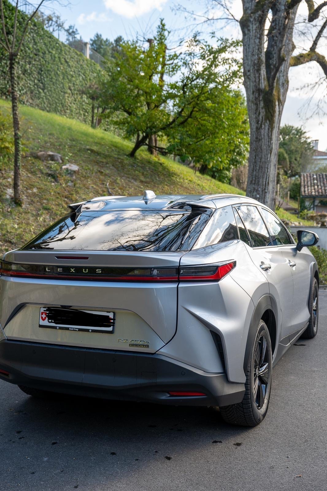 LEXUS RZ 450e 71,4 KW AWD Comfort-image-1