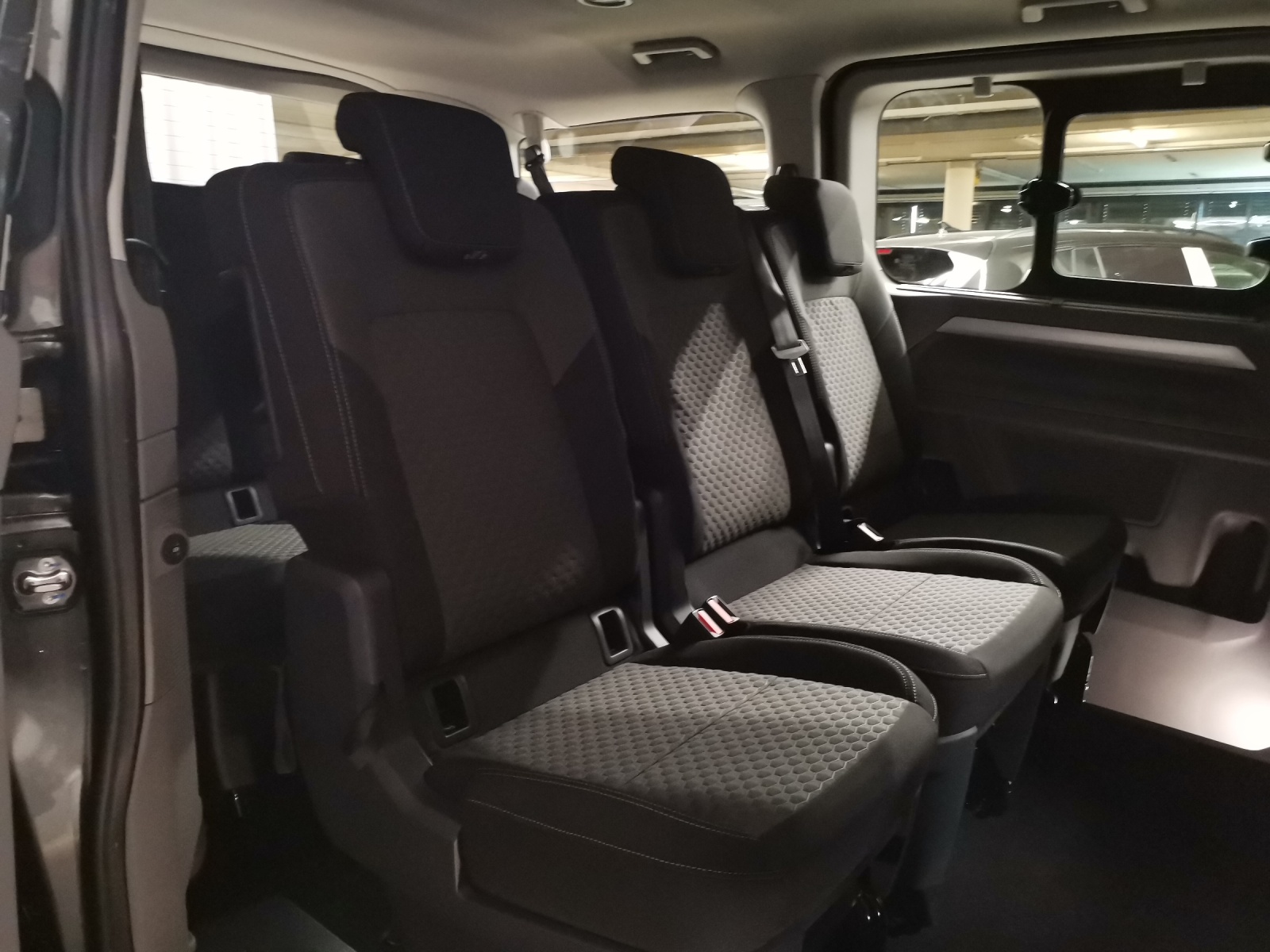 VW Caravelle 3500 2.0 TDI 150 Life-image-9