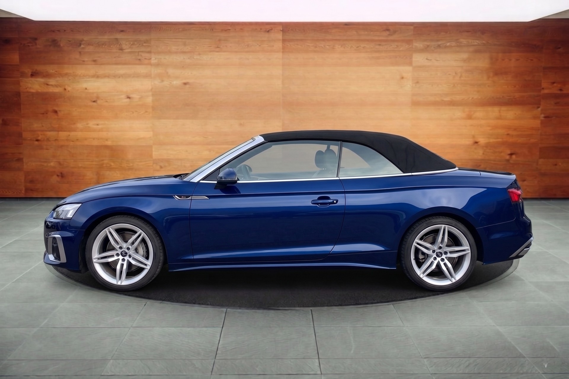 AUDI A5 Cabriolet Advanced 40 TFSI quattro S tronic-image-4