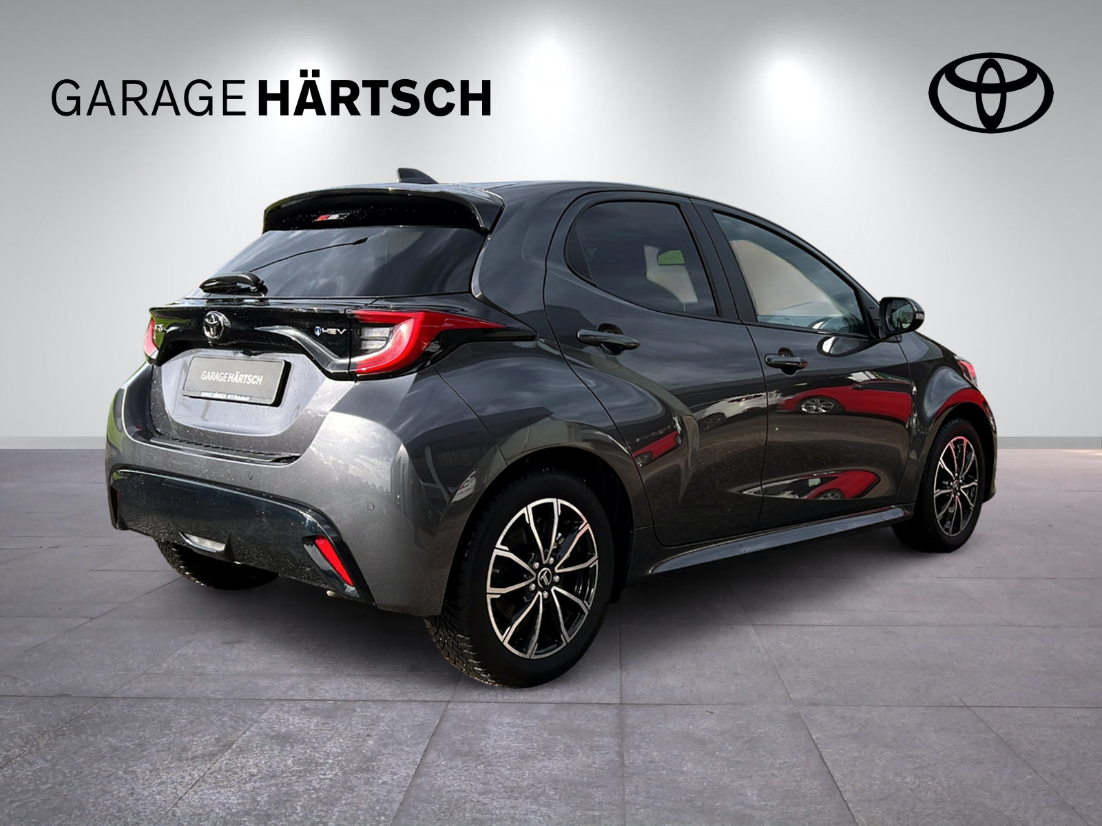 TOYOTA Yaris 1.5 VVT-i HSD Premium-image-6
