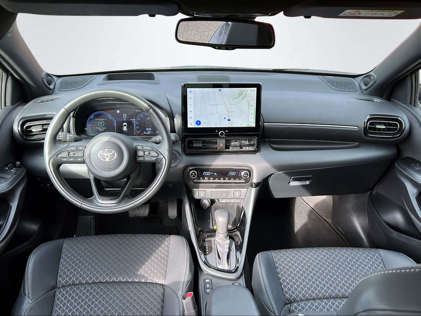 TOYOTA Yaris 1.5 VVT-i HSD Premium-image-11