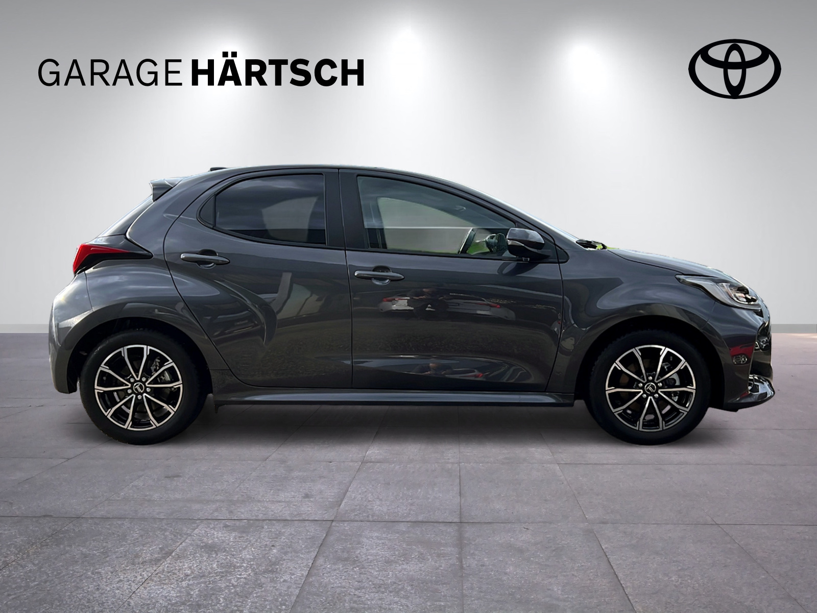 TOYOTA Yaris 1.5 VVT-i HSD Premium-image-7