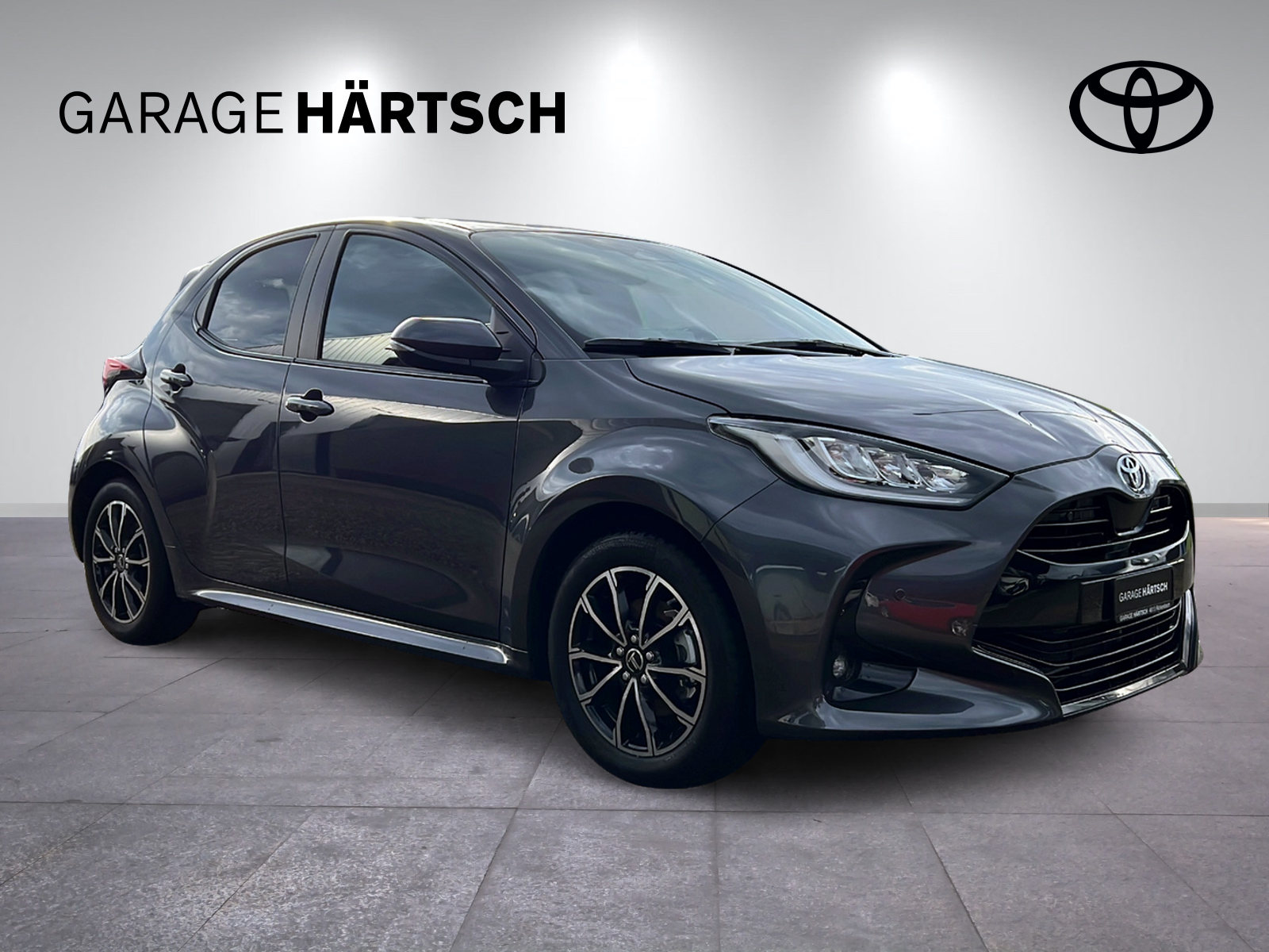 TOYOTA Yaris 1.5 VVT-i HSD Premium-image-8