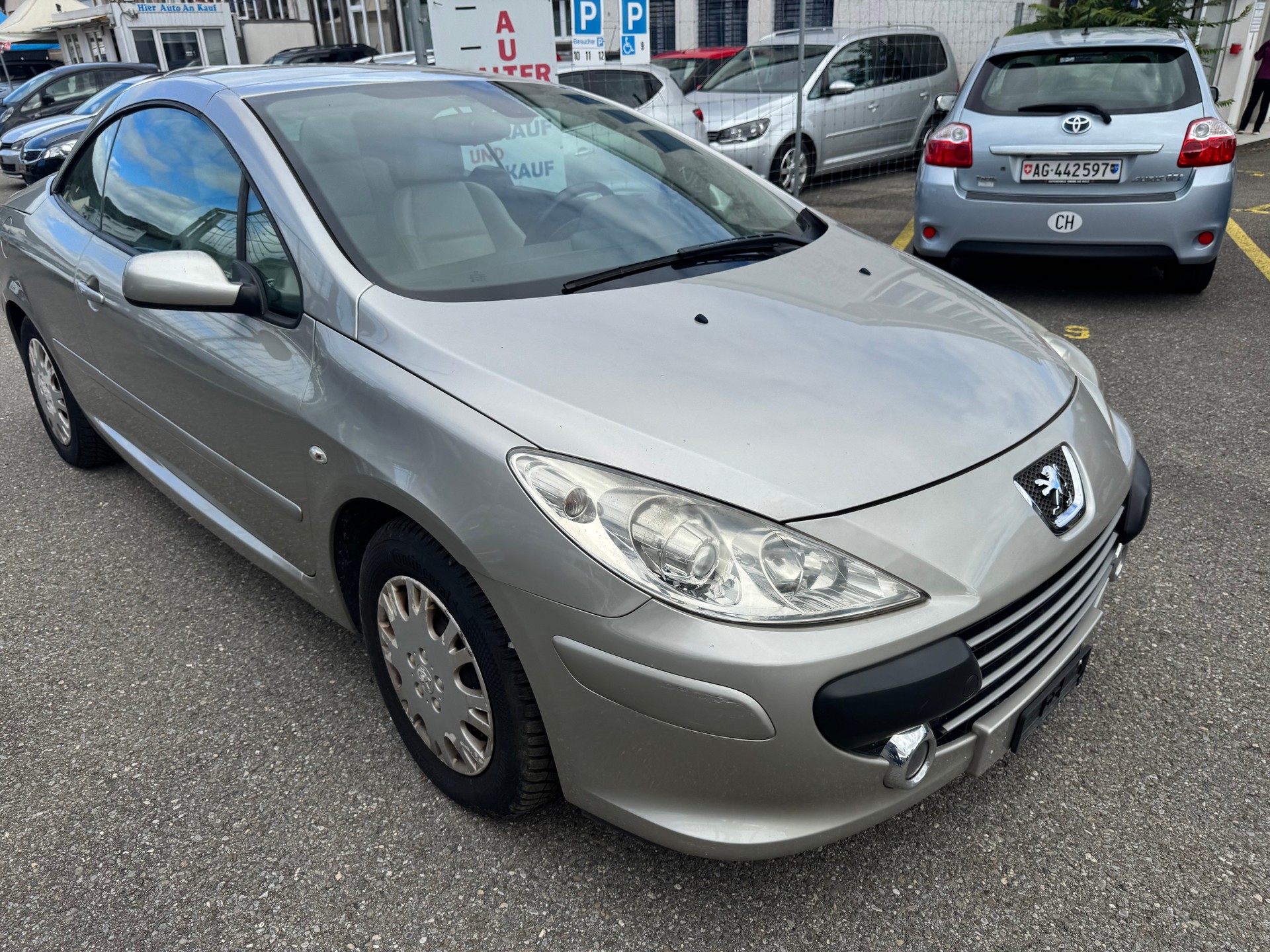 PEUGEOT 307 CC 2.0 16V Platinum Edition-image-2