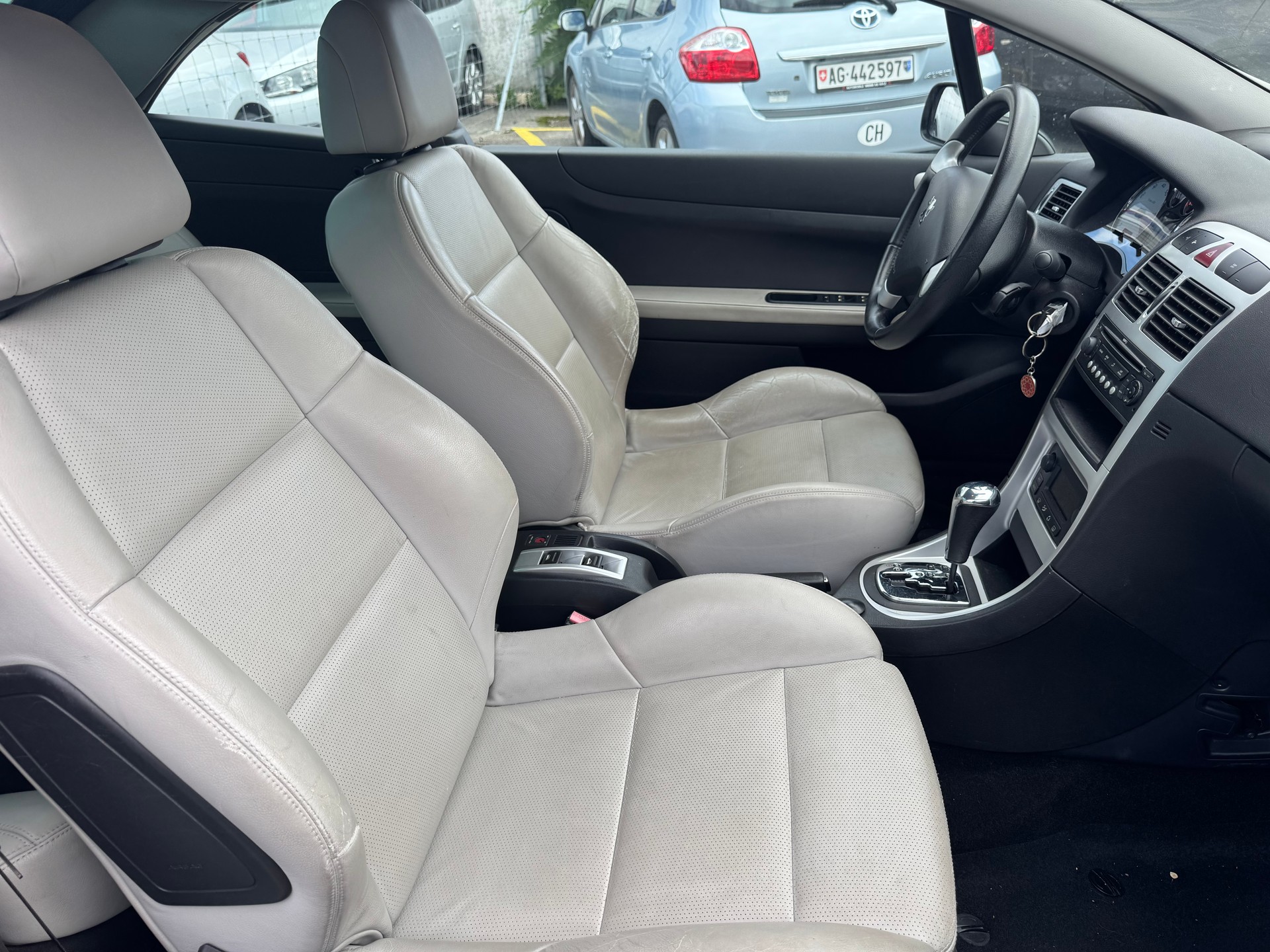 PEUGEOT 307 CC 2.0 16V Platinum Edition-image-9