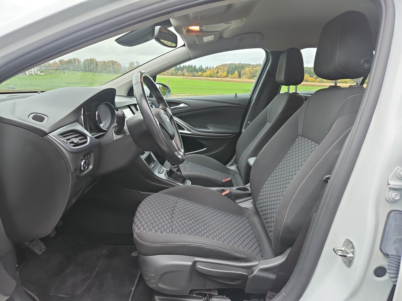 OPEL Astra Sports Tourer 1.2 T 145 Edition S/S-image-6