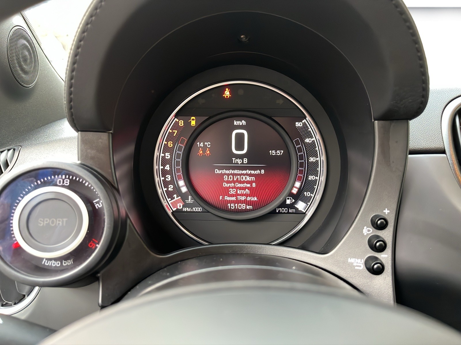 FIAT 595C 1.4 16V Turbo Abarth F595-image-15