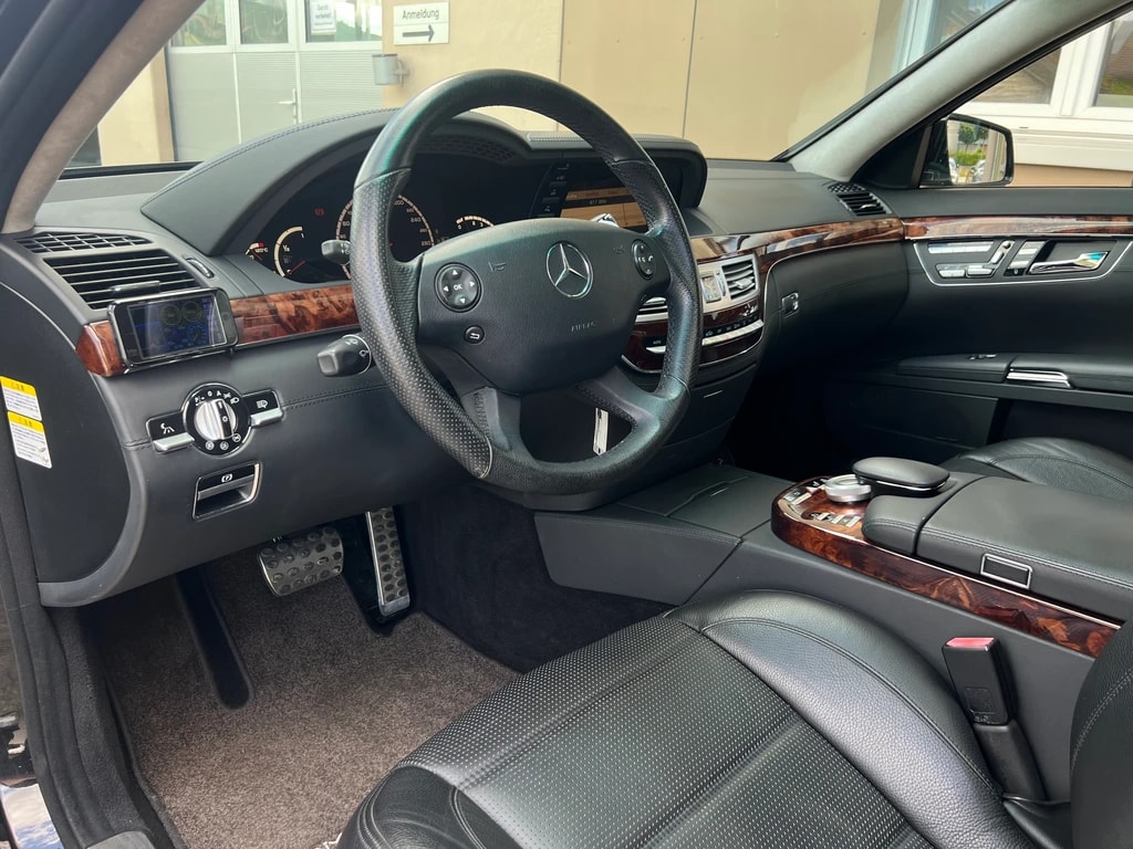 MERCEDES-BENZ S 63 AMG L 7G-Tronic-image-11