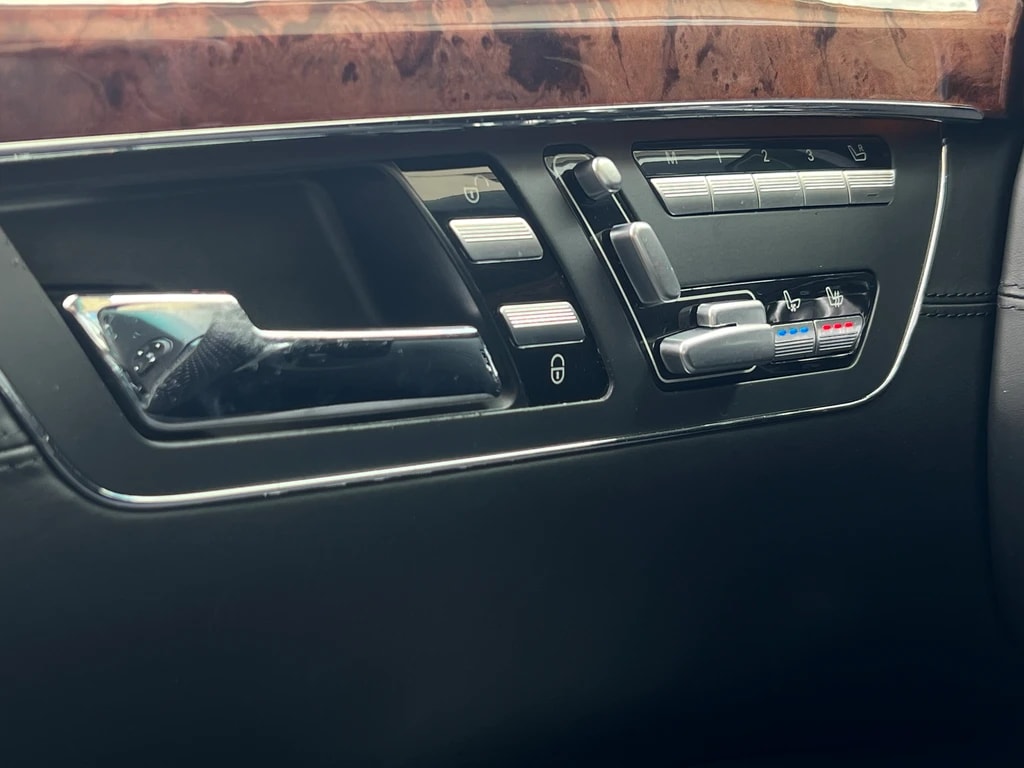 MERCEDES-BENZ S 63 AMG L 7G-Tronic-image-17