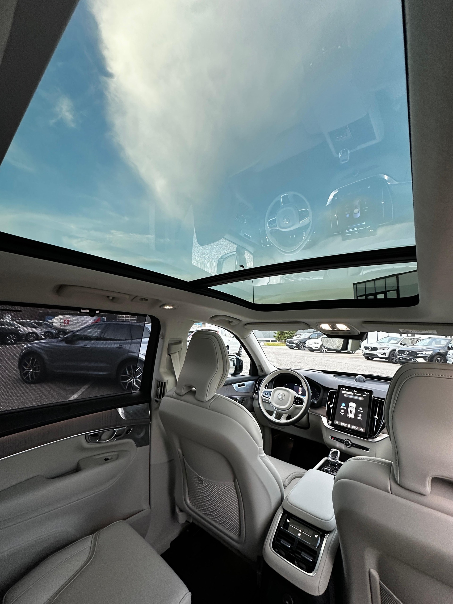 VOLVO XC90 2.0 T8 TE Ultra XCLUSIVE Dark eAWD-image-16