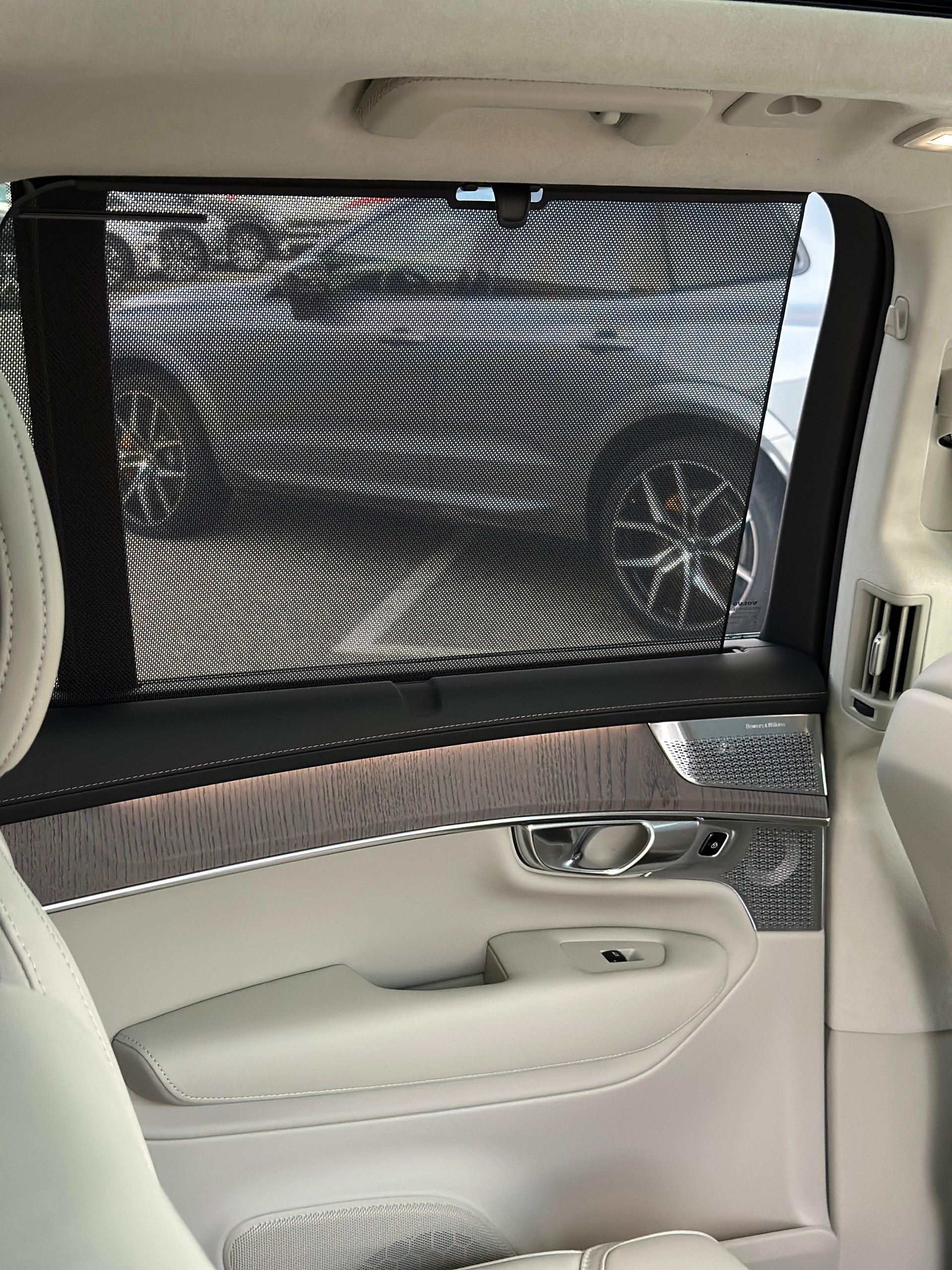 VOLVO XC90 2.0 T8 TE Ultra XCLUSIVE Dark eAWD-image-18