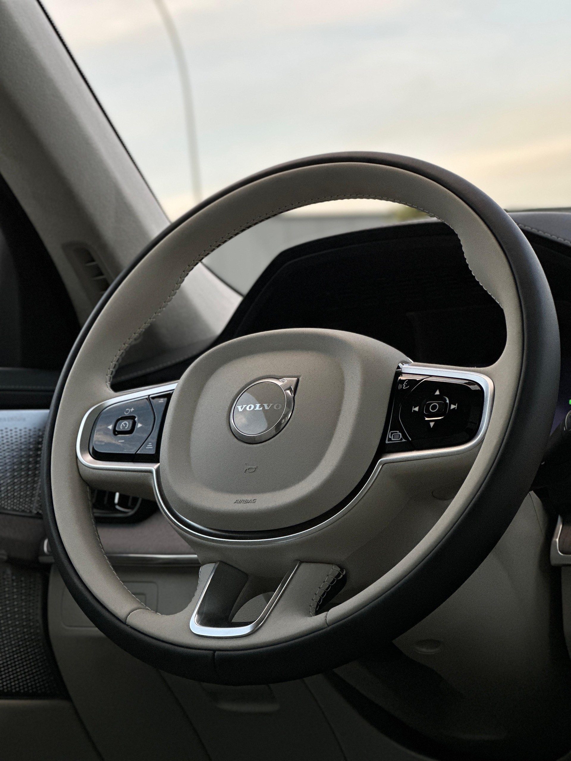 VOLVO XC90 2.0 T8 TE Ultra XCLUSIVE Dark eAWD-image-9