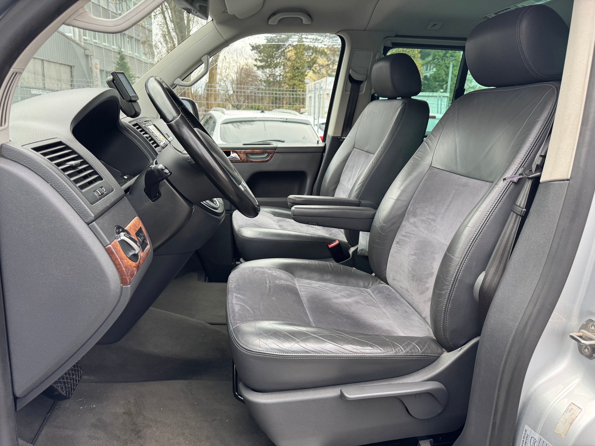 VW T5 Multivan 2.0 Bi-TDI CR Highline DSG * 07x Sitze * Leder * Gr. Navi * Klima-auto * PDC h-RF-Kamera * Tempomat *-image-2