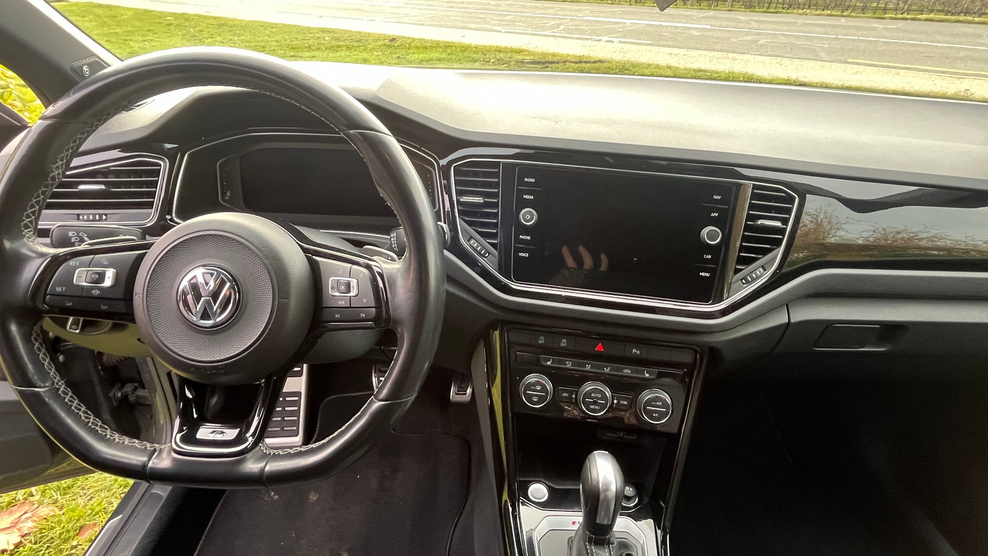 VW T-Roc 2.0 TSI R DSG 4Motion-image-10