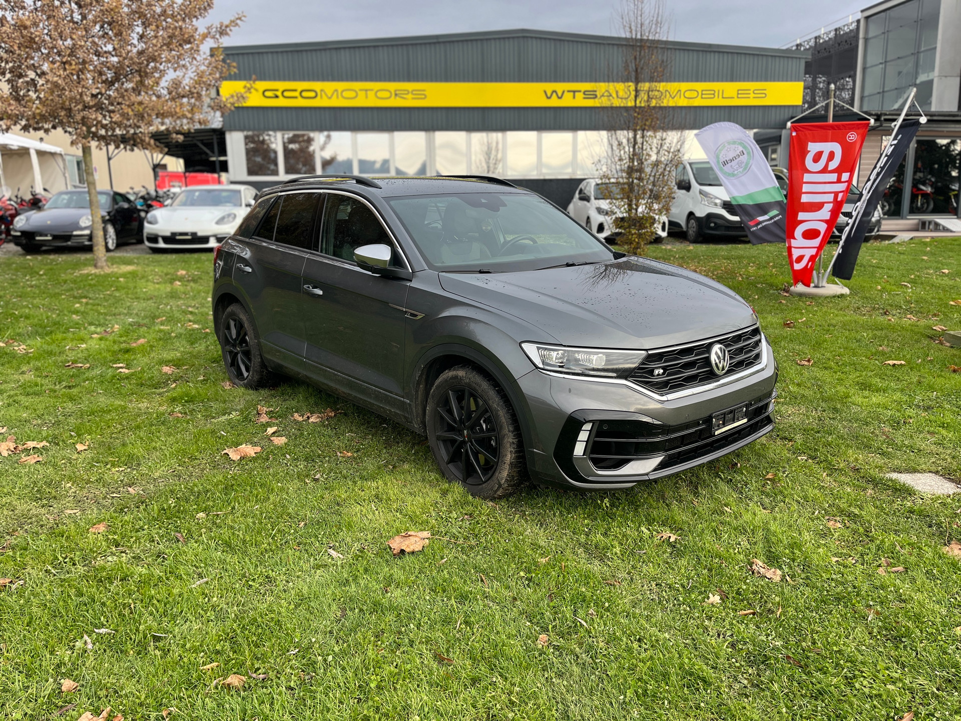 VW T-Roc 2.0 TSI R DSG 4Motion-image-2