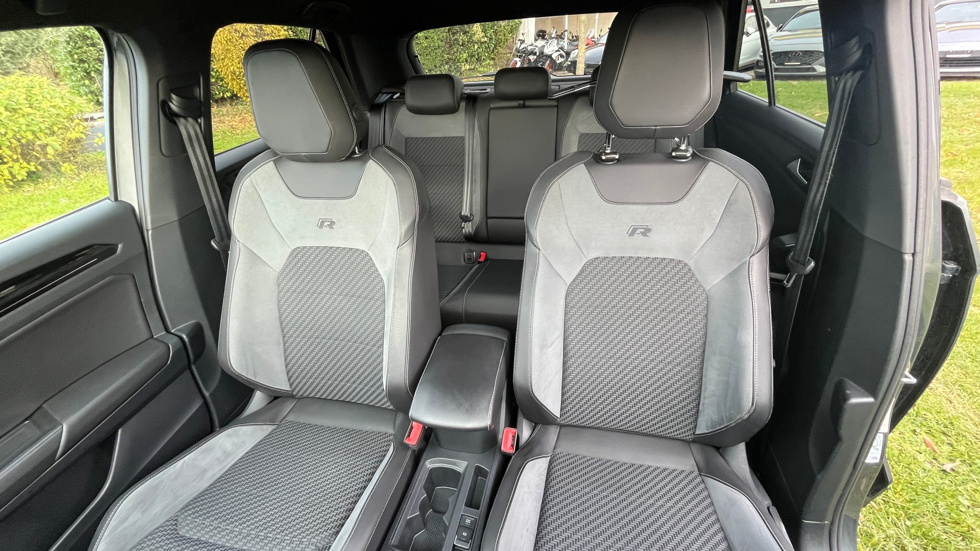 VW T-Roc 2.0 TSI R DSG 4Motion-image-9