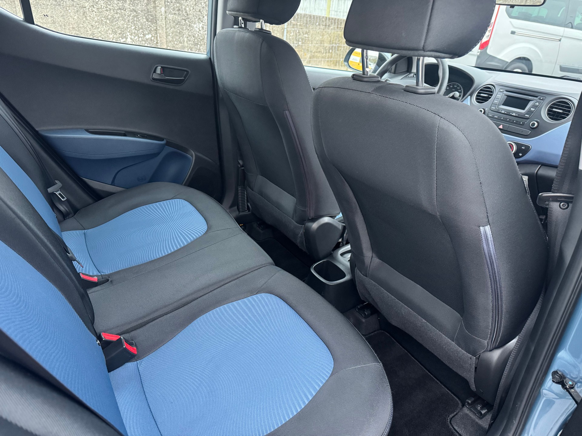 HYUNDAI i10 1.0 Amplia-image-12