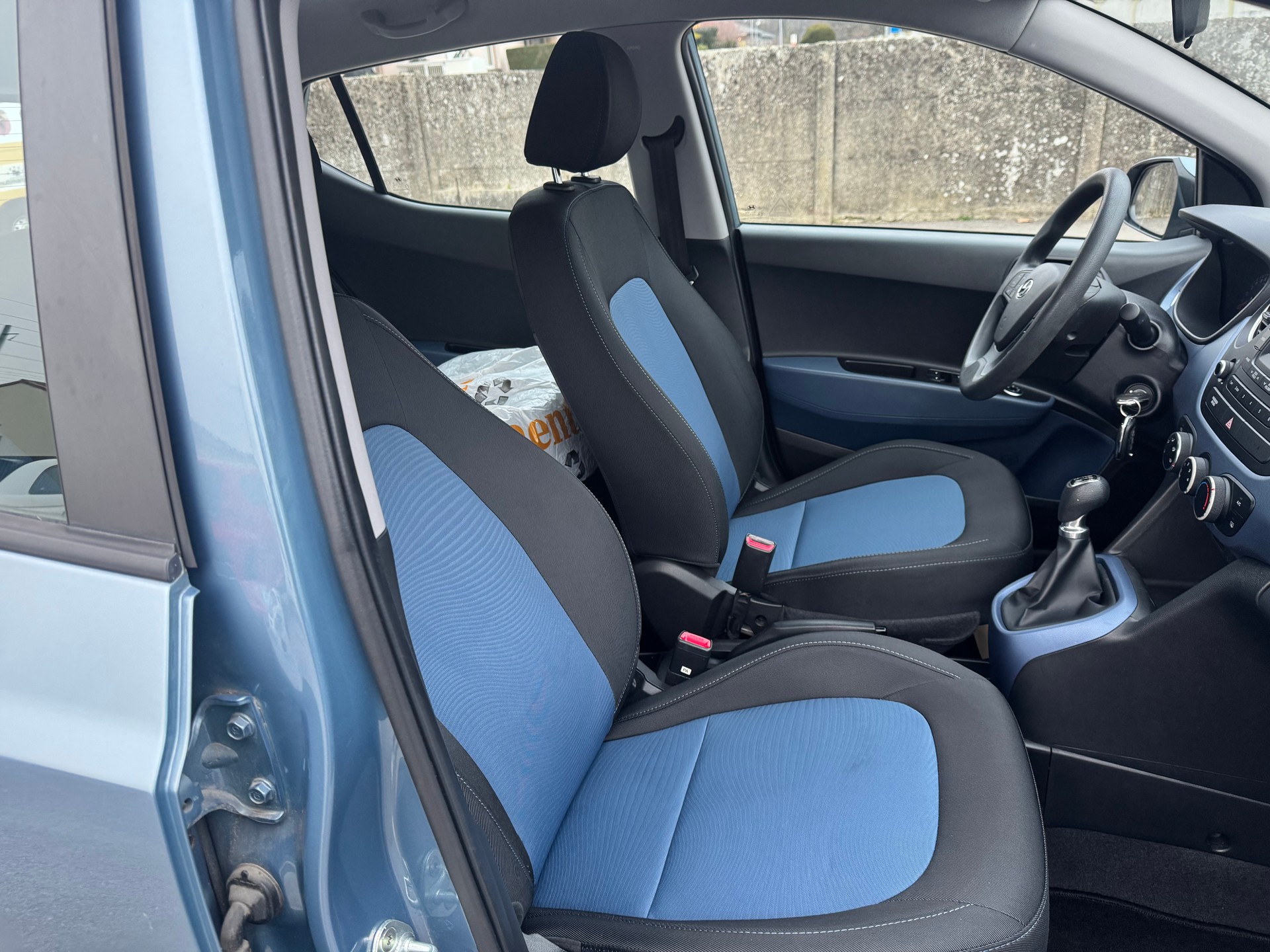 HYUNDAI i10 1.0 Amplia-image-10