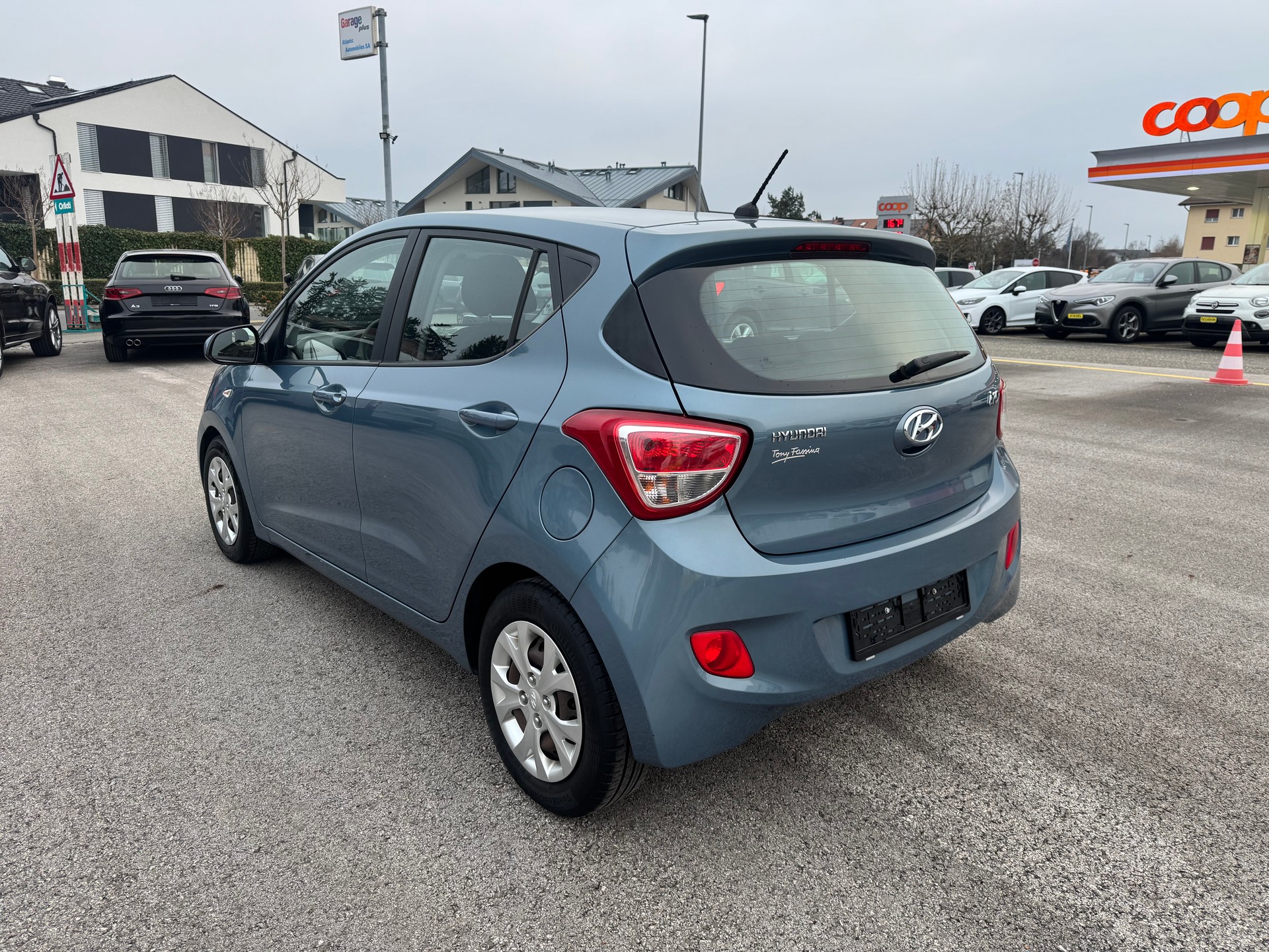 HYUNDAI i10 1.0 Amplia-image-3