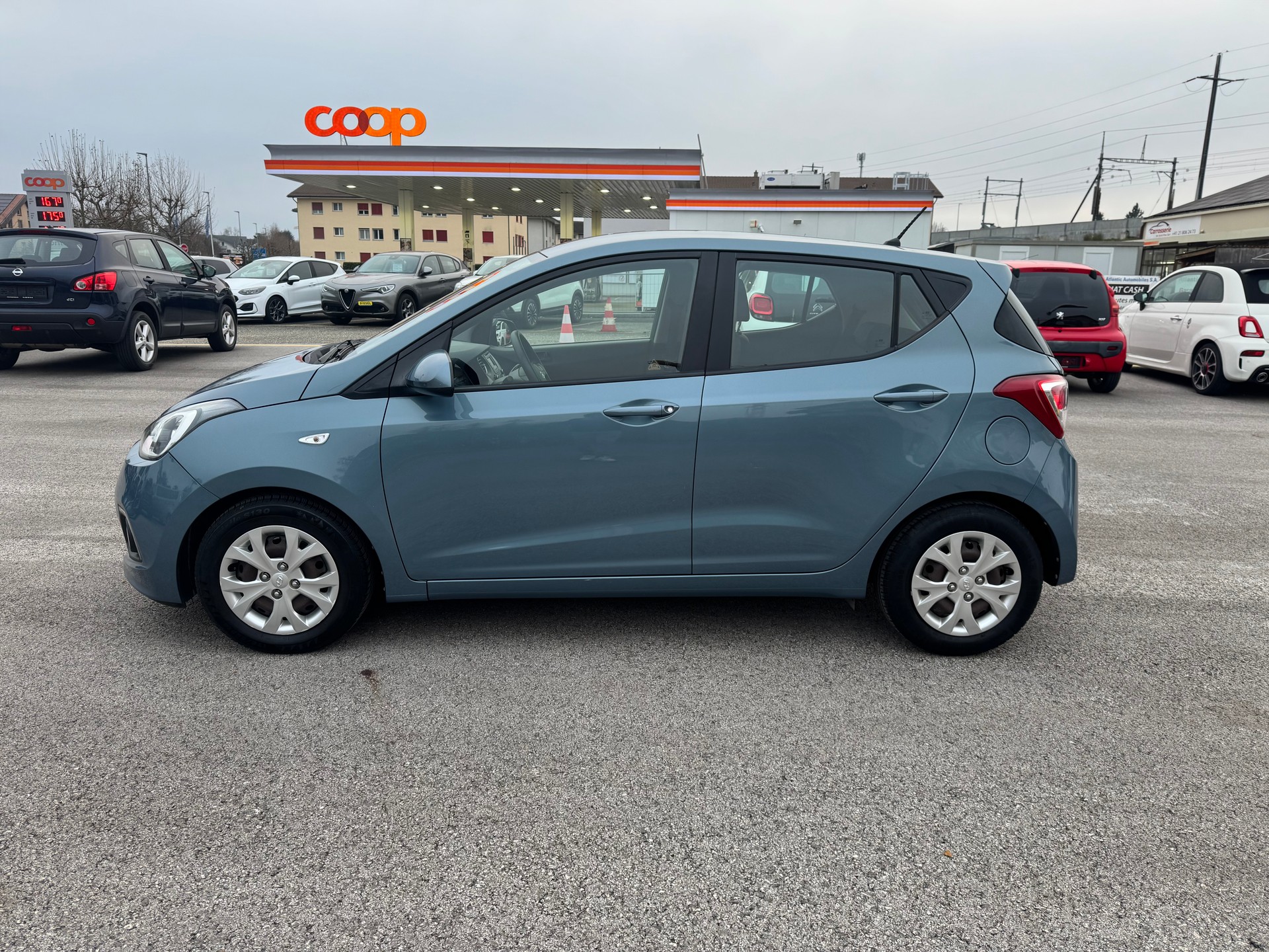 HYUNDAI i10 1.0 Amplia-image-2