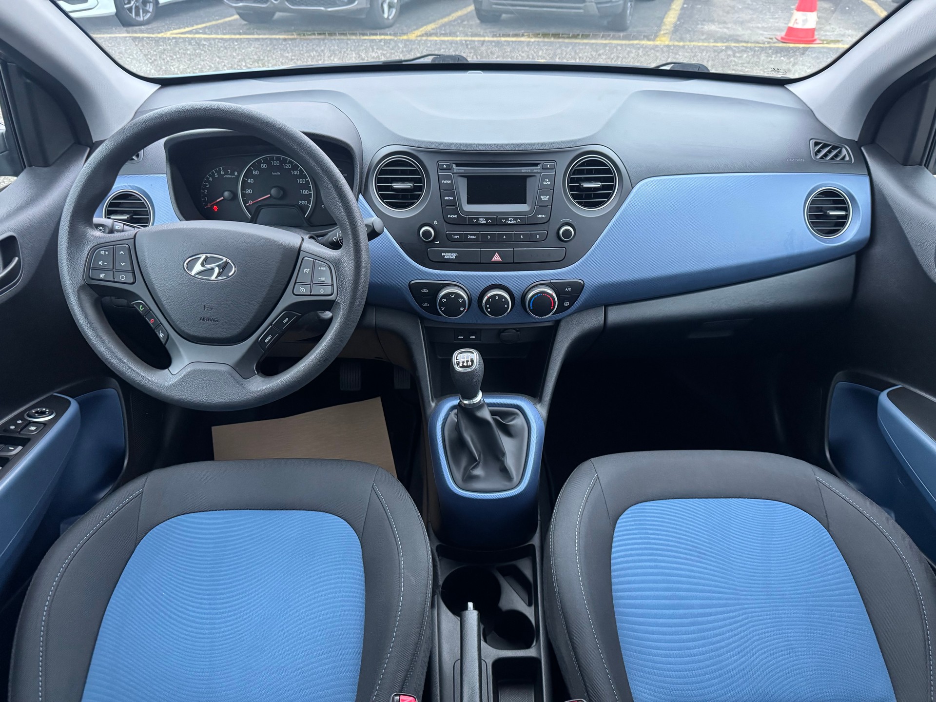 HYUNDAI i10 1.0 Amplia-image-9