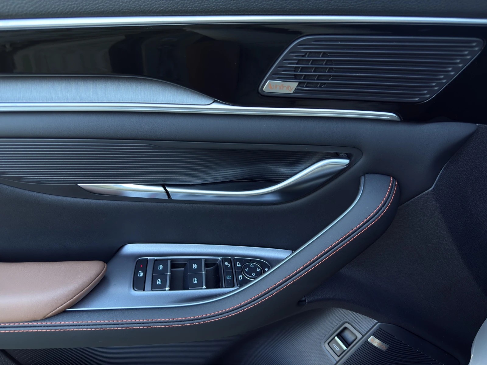 BYD Seal U DM-i Design AWD-image-9