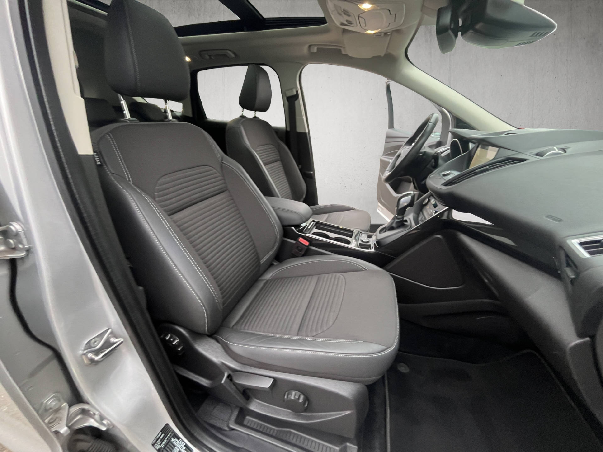FORD Kuga 2.0 TDCi 180 Titanium FPS-image-18