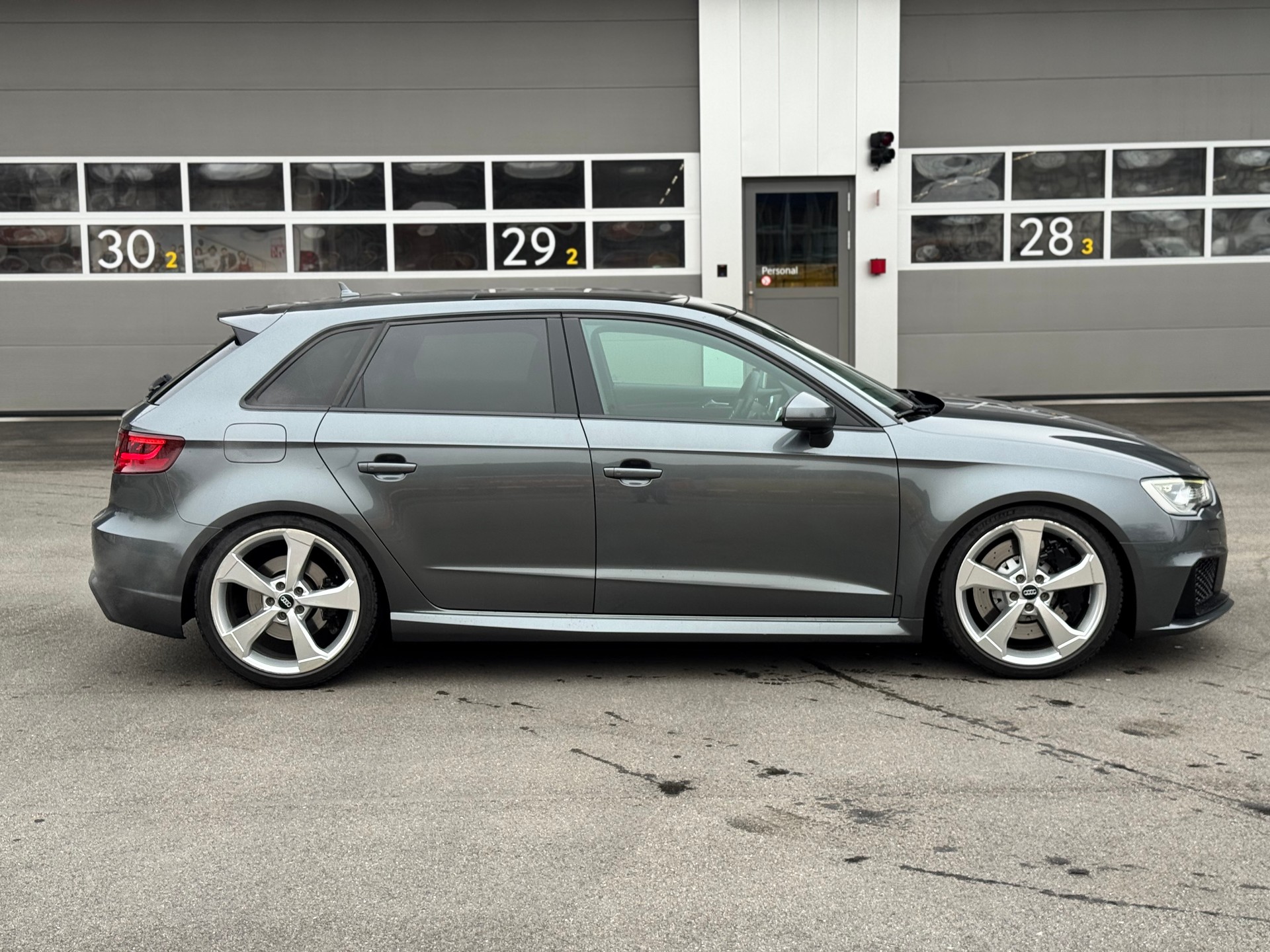 AUDI RS3 2.5 TSI quattro S-tronic-image-2