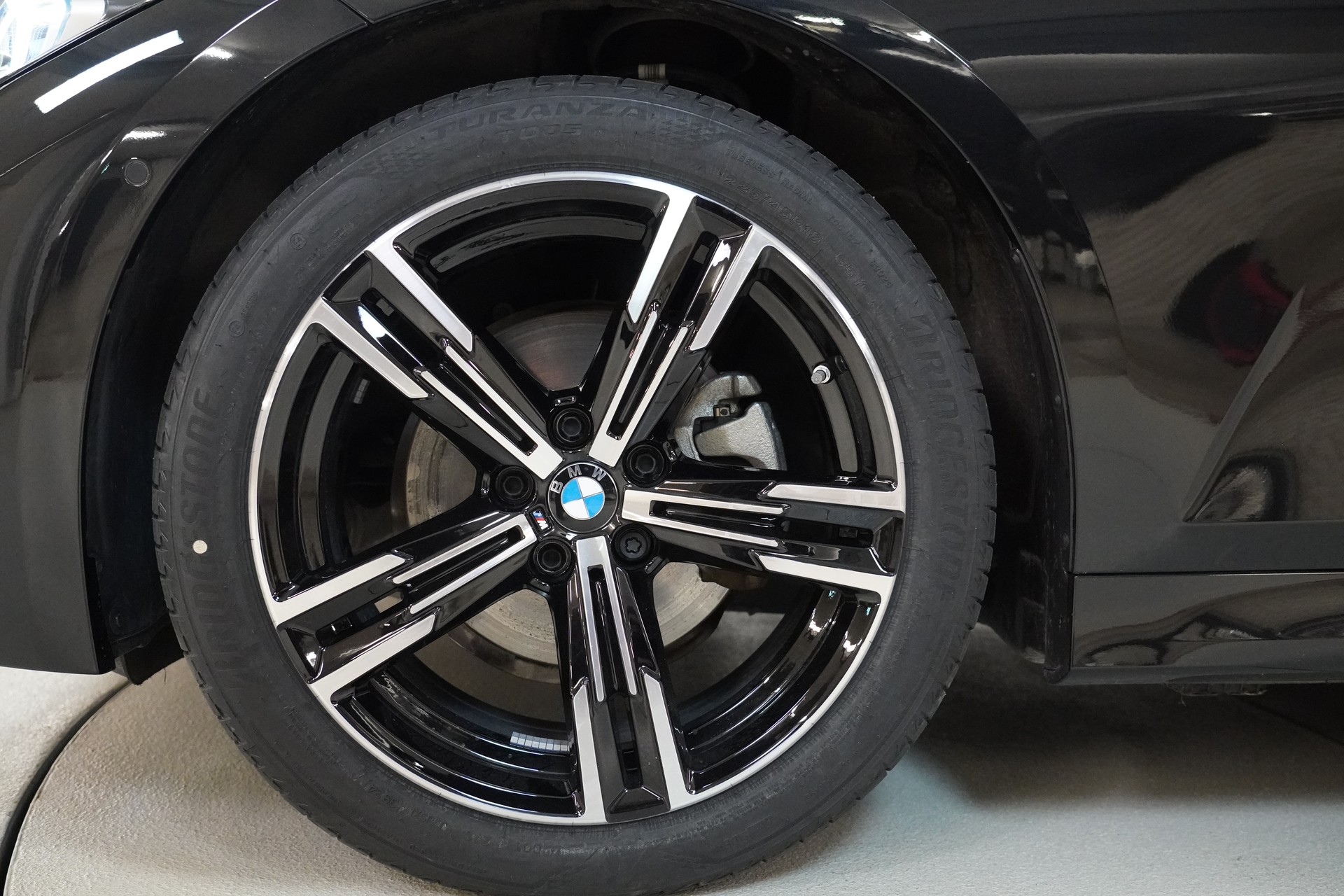 BMW 320d xDrive 48V Touring Steptronic M Sport-image-9