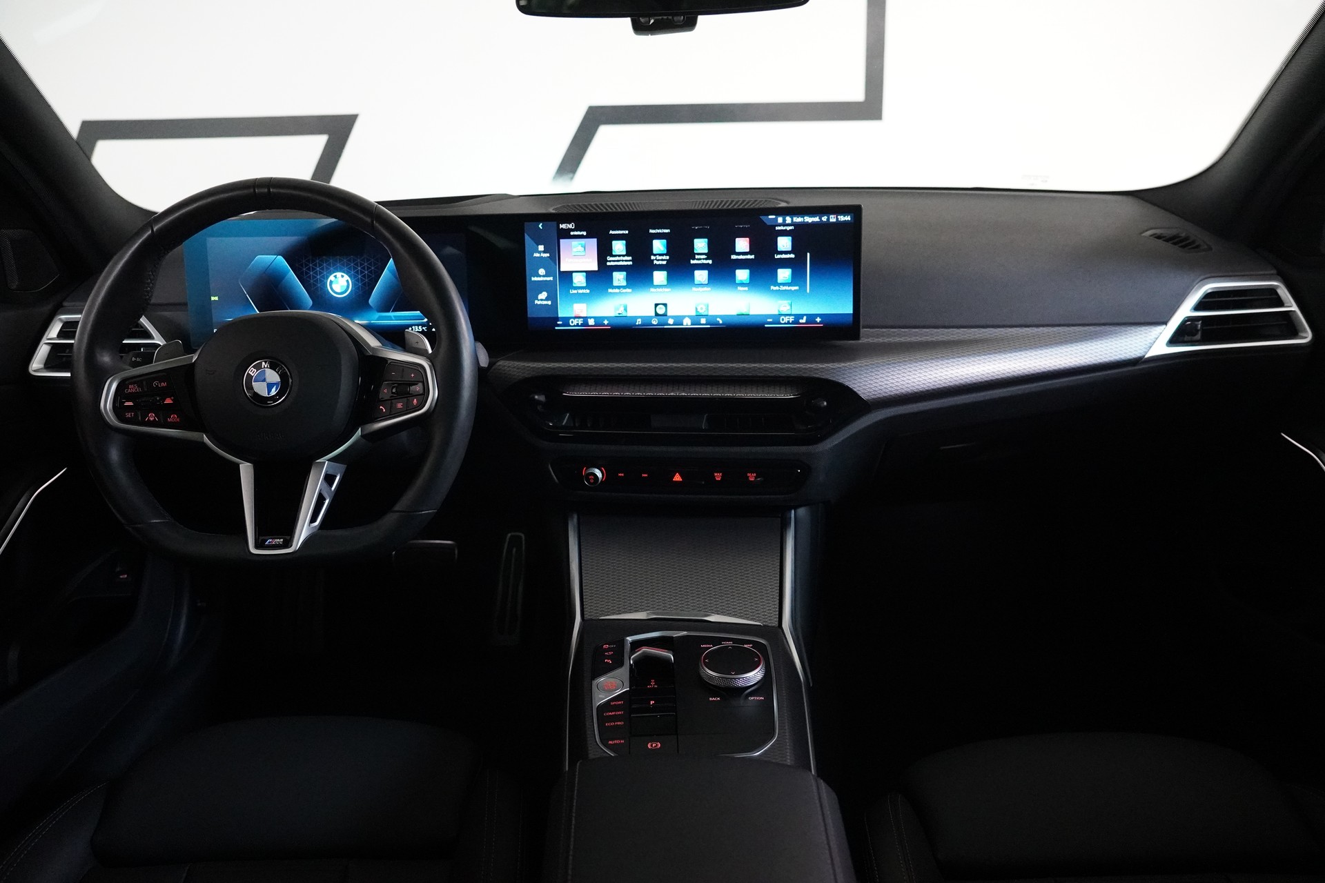 BMW 320d xDrive 48V Touring Steptronic M Sport-image-17